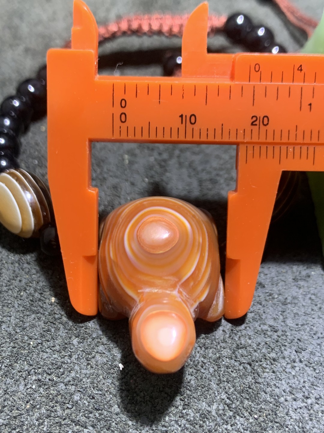 精美天眼纹缠丝玛瑙雕刻长寿龟一颗