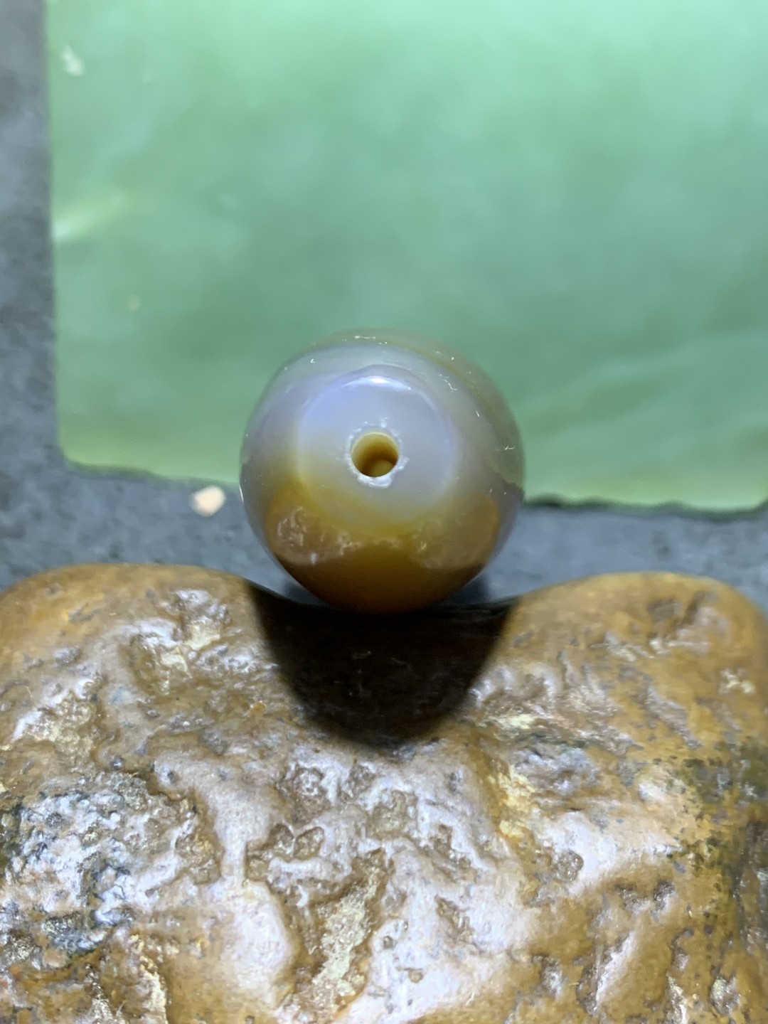 精美高玉化巴西缠丝玛瑙千层纹桶珠一个，