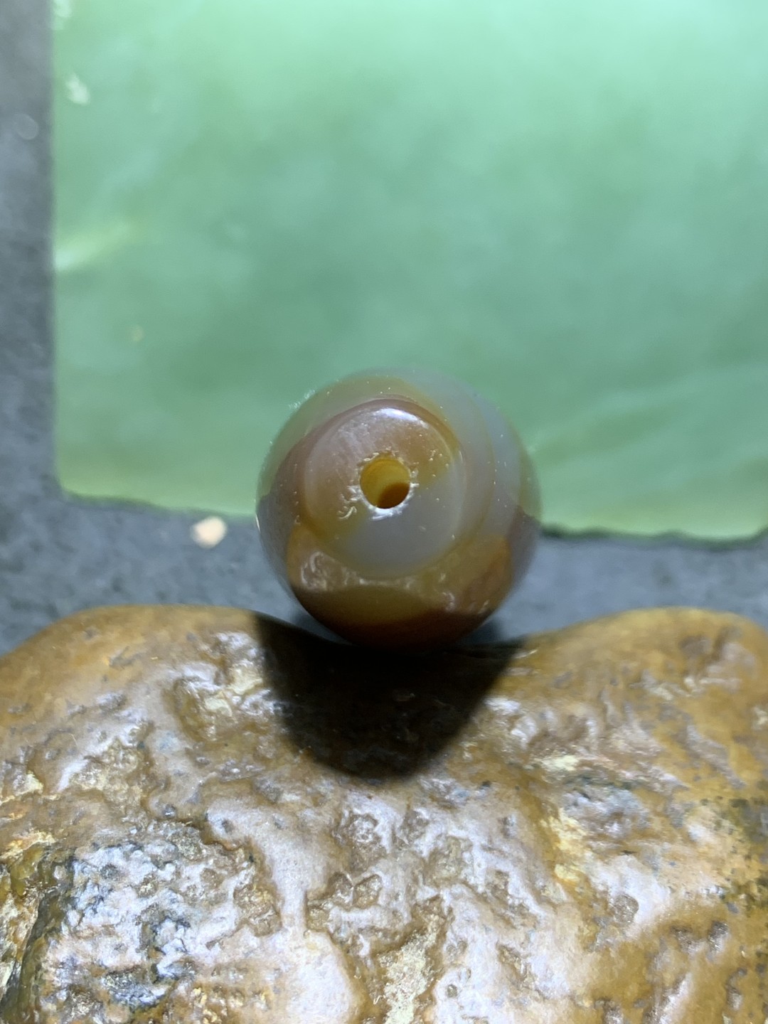 精美高玉化巴西缠丝玛瑙千层纹桶珠一个，