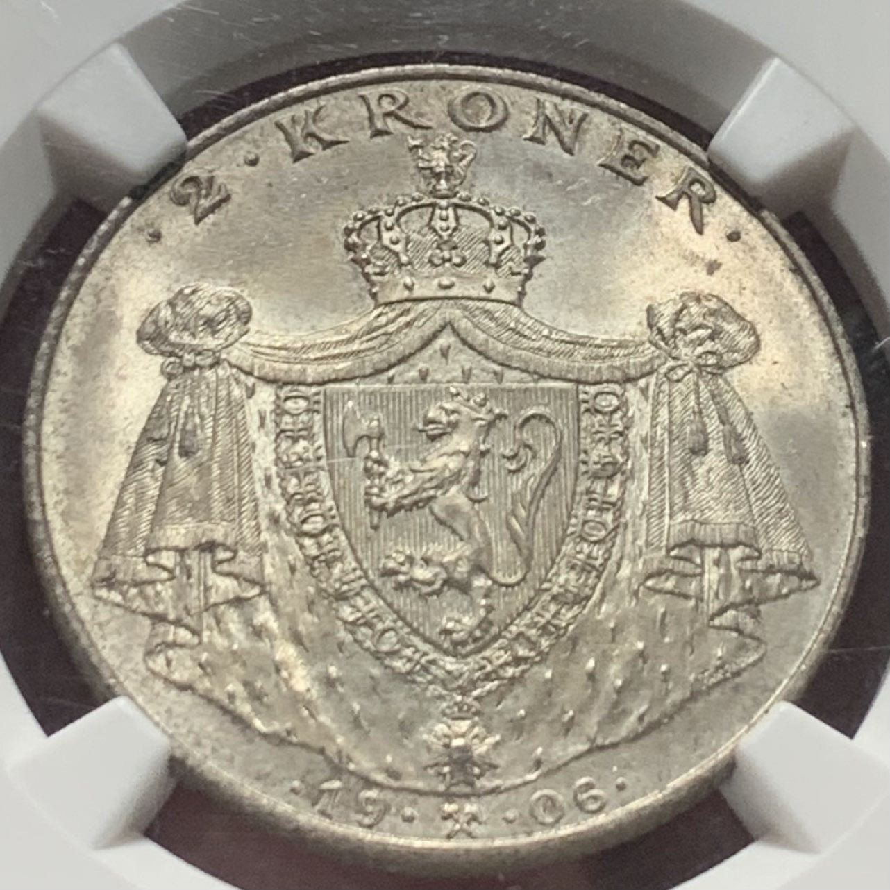 紫瑗钱币——第244期拍卖 挪威 1906年 挪威独立 2克朗 纪念币 银币 NGC MS65 凝霜包浆