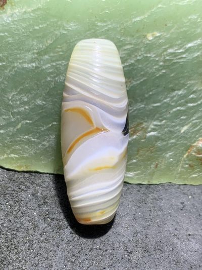 精美缠丝玛瑙天珠形桶珠一个， - 精美缠丝玛瑙天珠形桶珠一个，