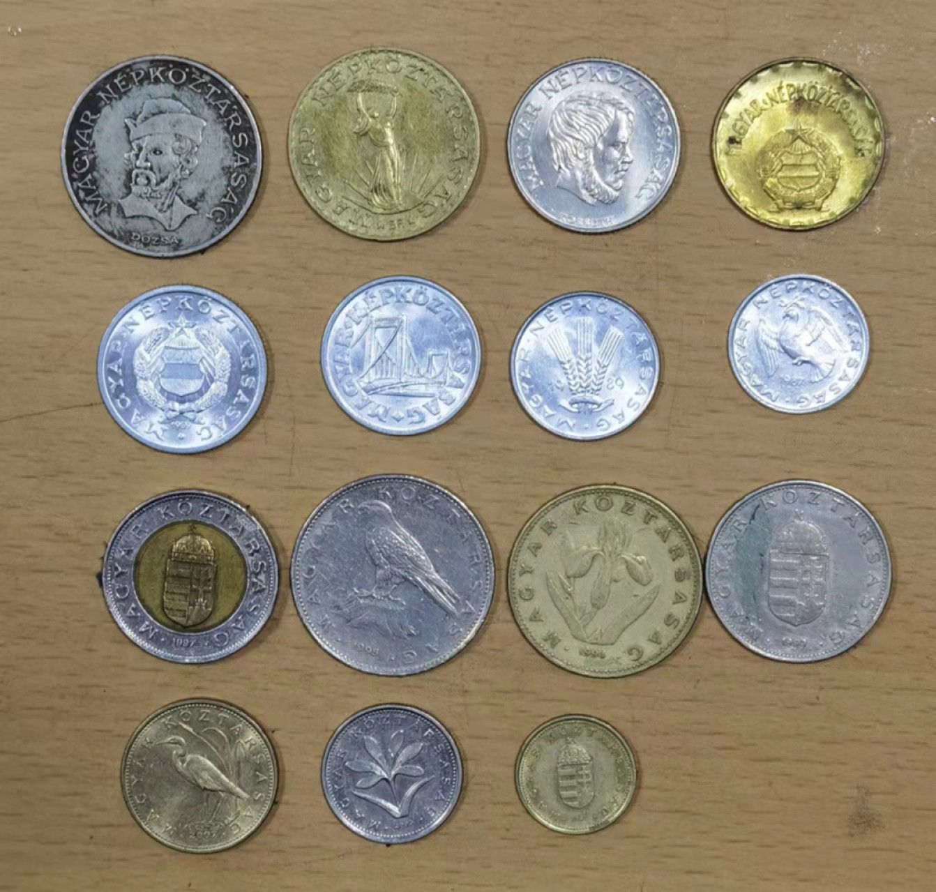 北京马甸外币专卖微拍第六十九期，外国非贵金属流通币，纪念币专场，陆续上新欢迎关注 匈牙利