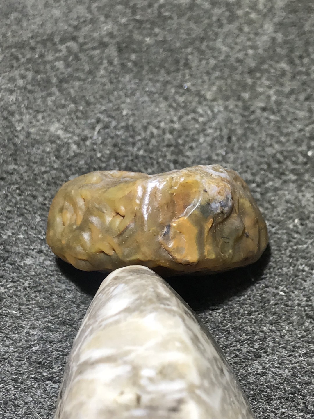 精美戈壁高玉化血脉筋脉石小原石一颗，