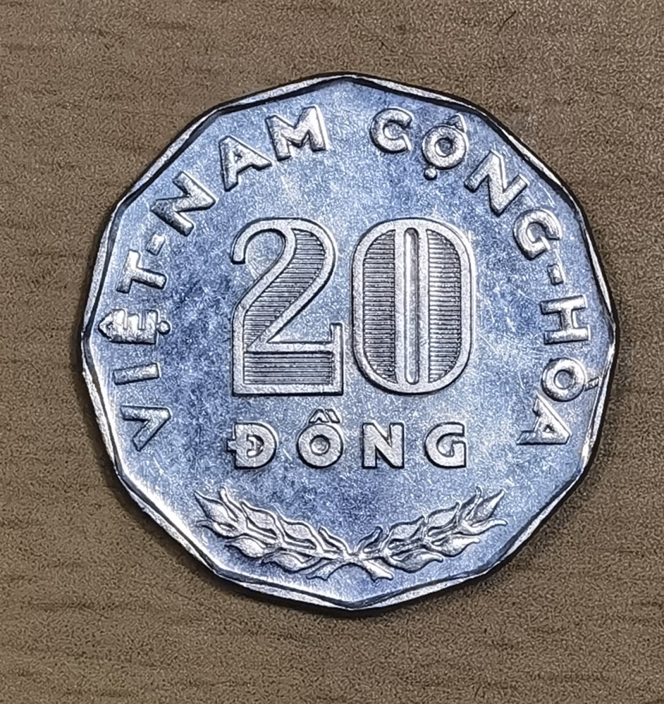 北京马甸外币专卖微拍第六十九期，外国非贵金属流通币，纪念币专场，陆续上新欢迎关注 1968年好品越南20盾流通币，目测可评级得高分的品相，不多见的