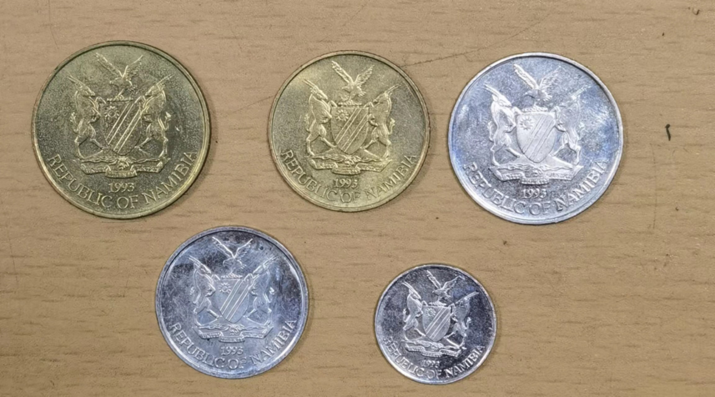 北京马甸外币专卖微拍第六十九期，外国非贵金属流通币，纪念币专场，陆续上新欢迎关注 纳米比亚
