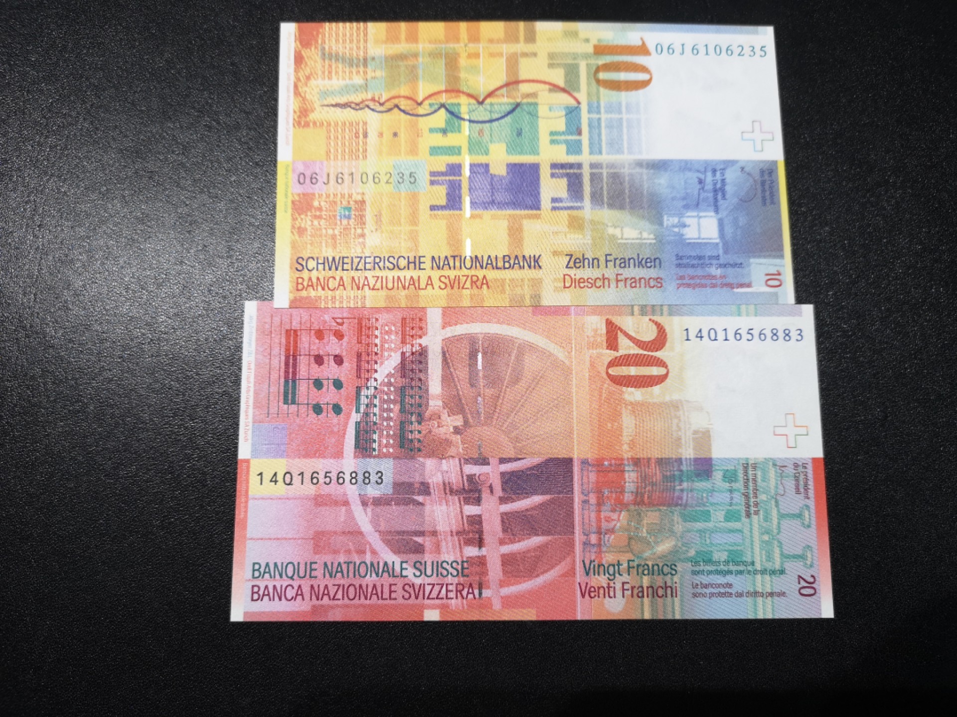《外钞收藏家》第一百六十五期拍卖（本期80件） 瑞士人像版10、20法郎 全新UNC