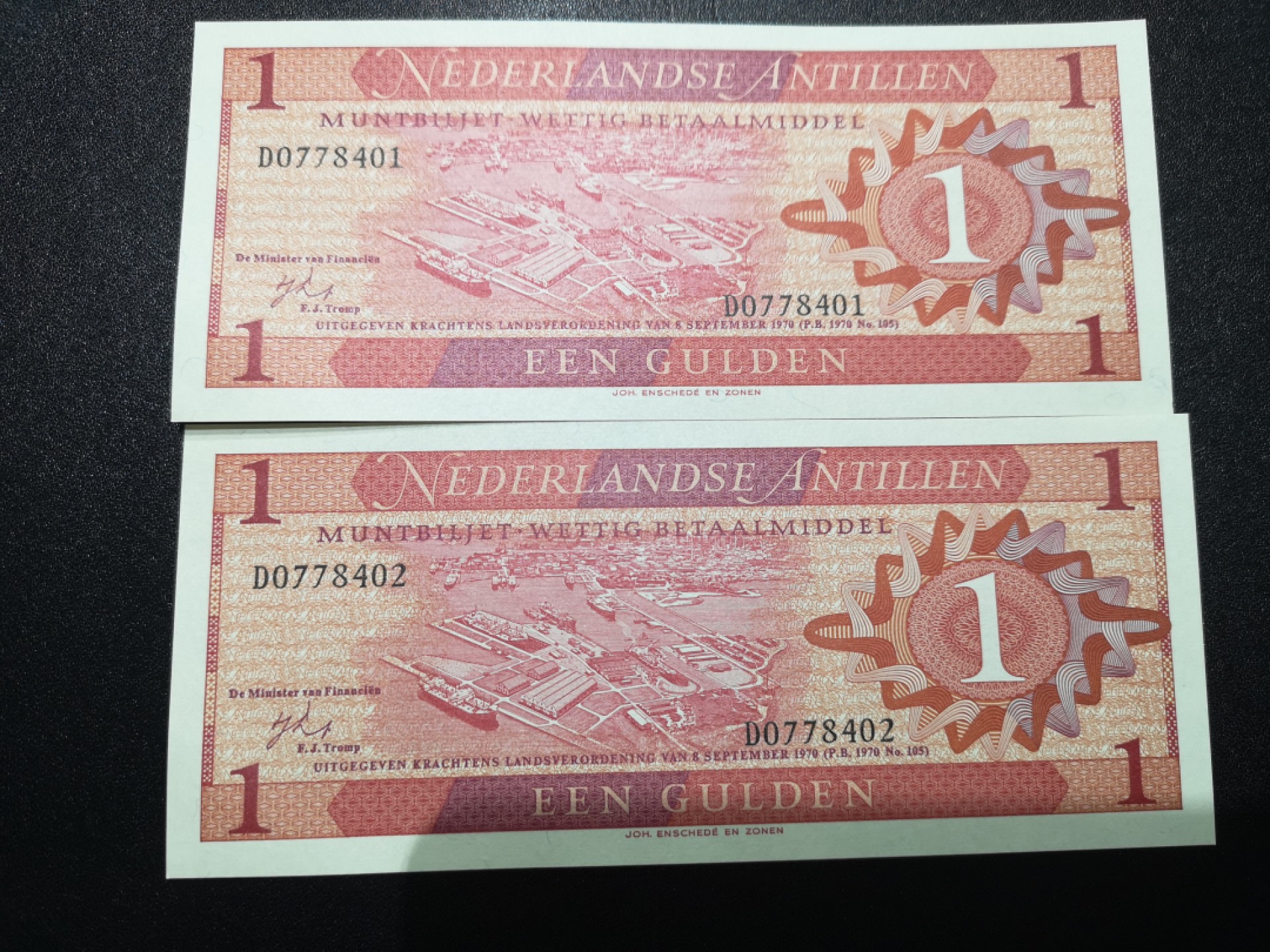 《外钞收藏家》第一百六十五期拍卖（本期80件） 1970年荷属安第列斯群岛 1盾连号两张 全新UNC