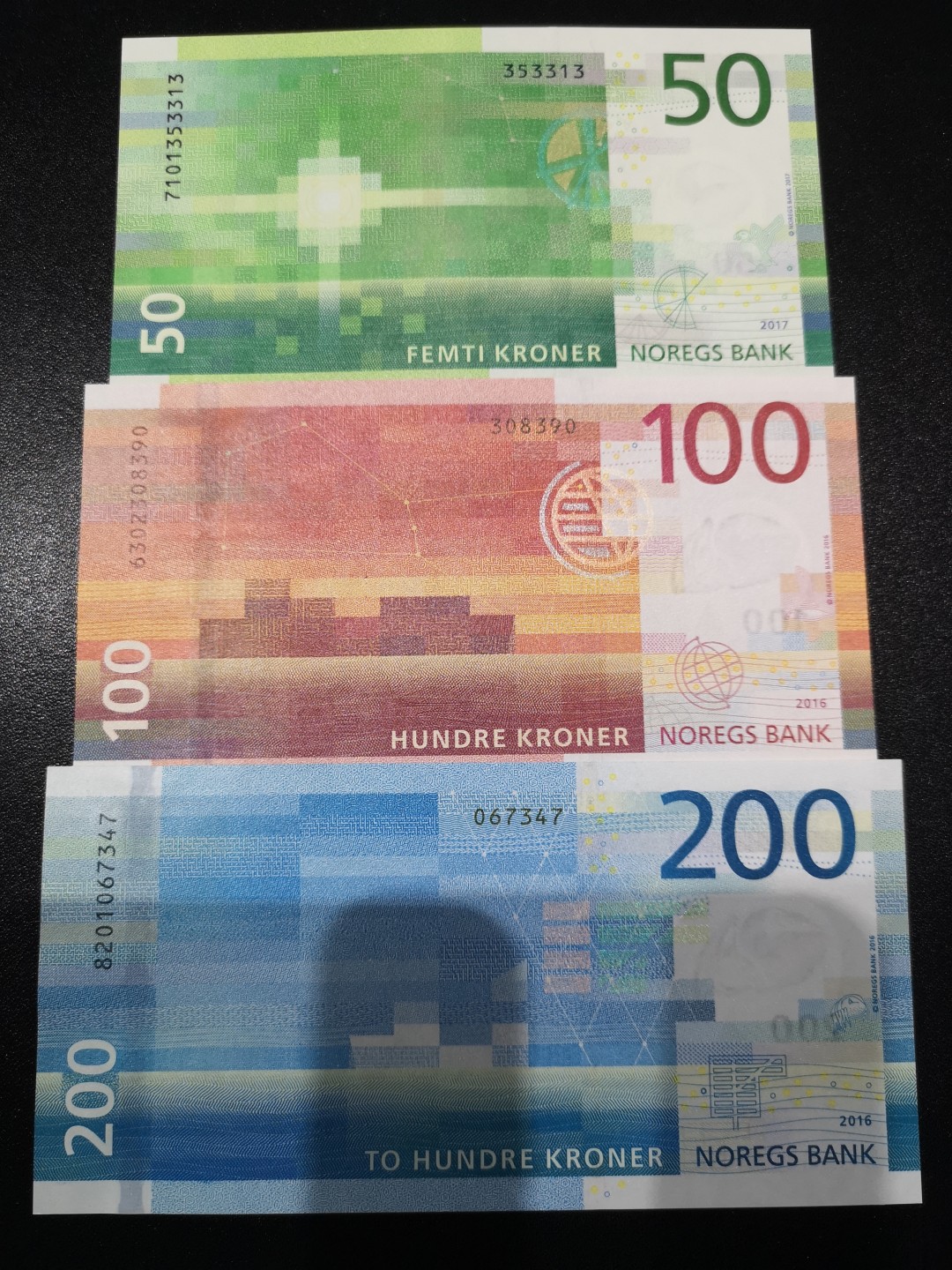 《外钞收藏家》第一百六十五期拍卖（本期80件） 最新版挪威50、100、200克朗三张小套 全新UNC