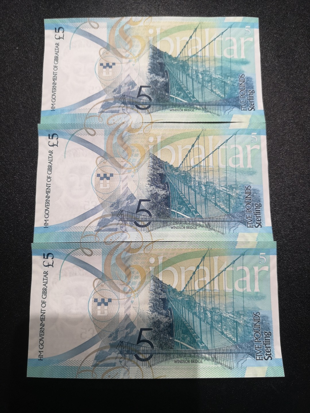 《外钞收藏家》第一百六十五期拍卖（本期80件） 直布罗陀5镑三连号 全新UNC