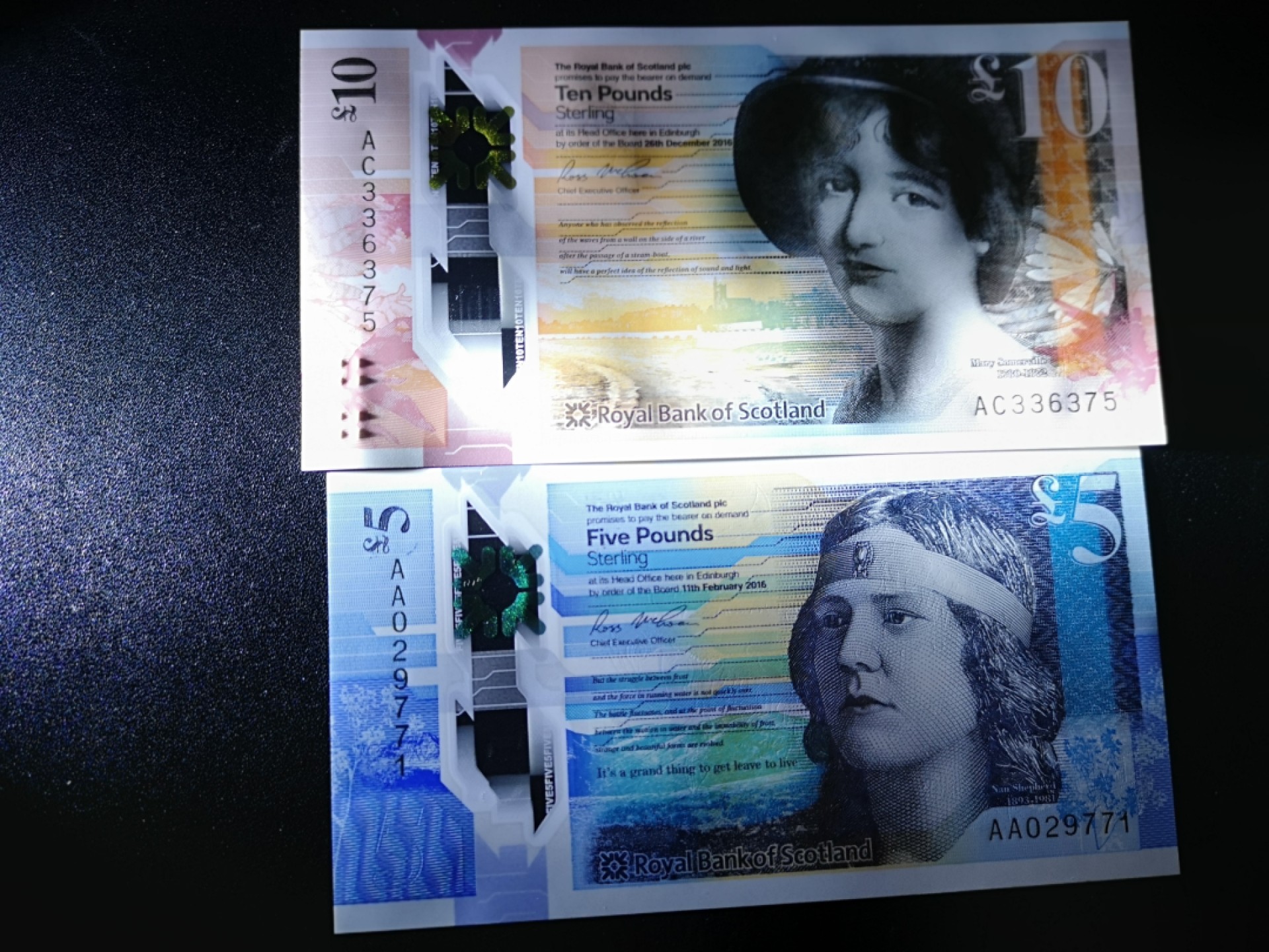 《外钞收藏家》第一百六十五期拍卖（本期80件） 苏格兰皇家银行5、10镑 全新UNC  5镑是AA冠