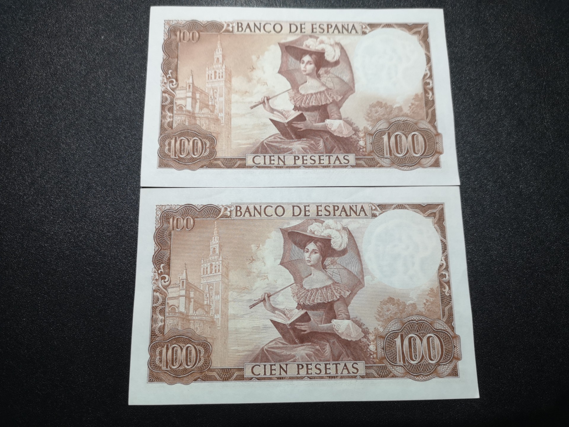 《外钞收藏家》第一百六十五期拍卖（本期80件） 1965年西班牙100比塞塔 两张连号 近全新 有压痕