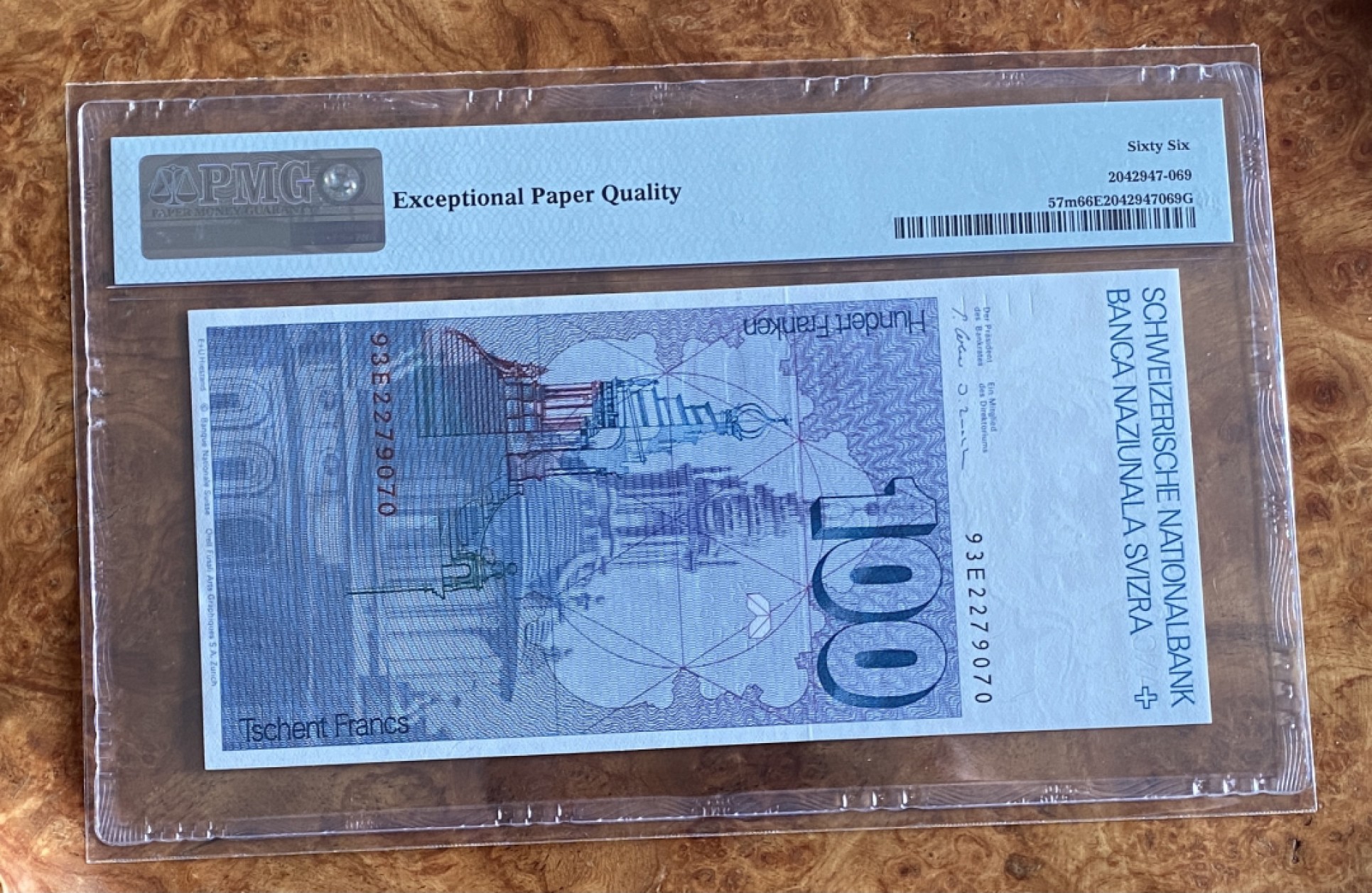 得物拍卖 Chase Auction  第2期 - -世界纸币精粹（二） 1993年瑞士100法郎，PMG66分！正面是拥有悲催人生的建筑师弗朗切斯科·博洛米尼，是意大利的巴洛克艺术风格建筑大师，成名作是圣卡洛大教堂和圣伊沃大教堂！