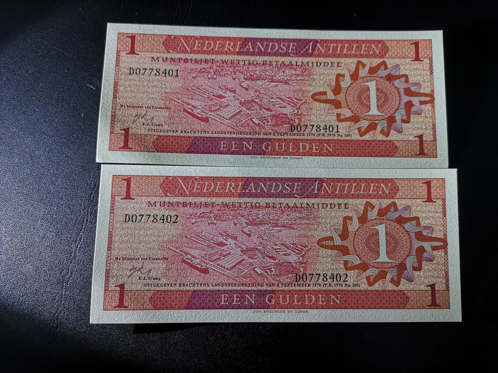 《外钞收藏家》第一百六十五期拍卖（本期80件） 1970年荷属安第列斯群岛 1盾连号两张 全新UNC