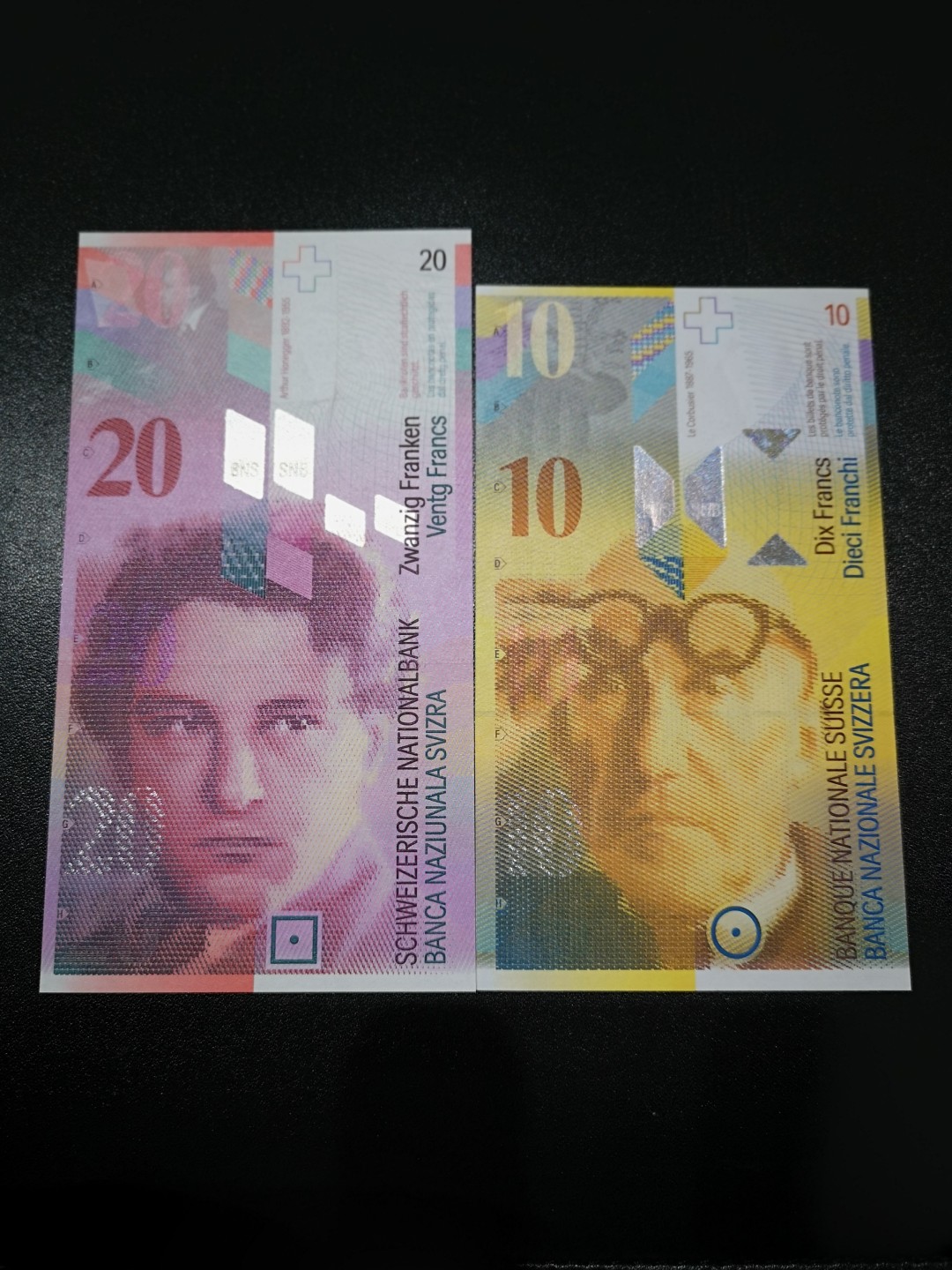 《外钞收藏家》第一百六十五期拍卖（本期80件） 瑞士人像版10、20法郎 全新UNC