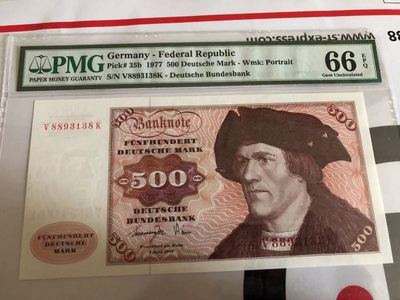【Blue Auction】✨世界纸币精拍第159期——花园狮城（共80拍） -  【无47】 德国 1977年500马克 PMG66EPQ正面：德国画家汉斯-马勒的作品《男子肖像画》，画中的男子是一个德国水手，戴着大副的帽子。背面：表现的是位于德国西南的艾尔茨城堡（ELTZ），这是德国最为优美的城堡之一，最早建于1150年。雕刻非常细腻传神。