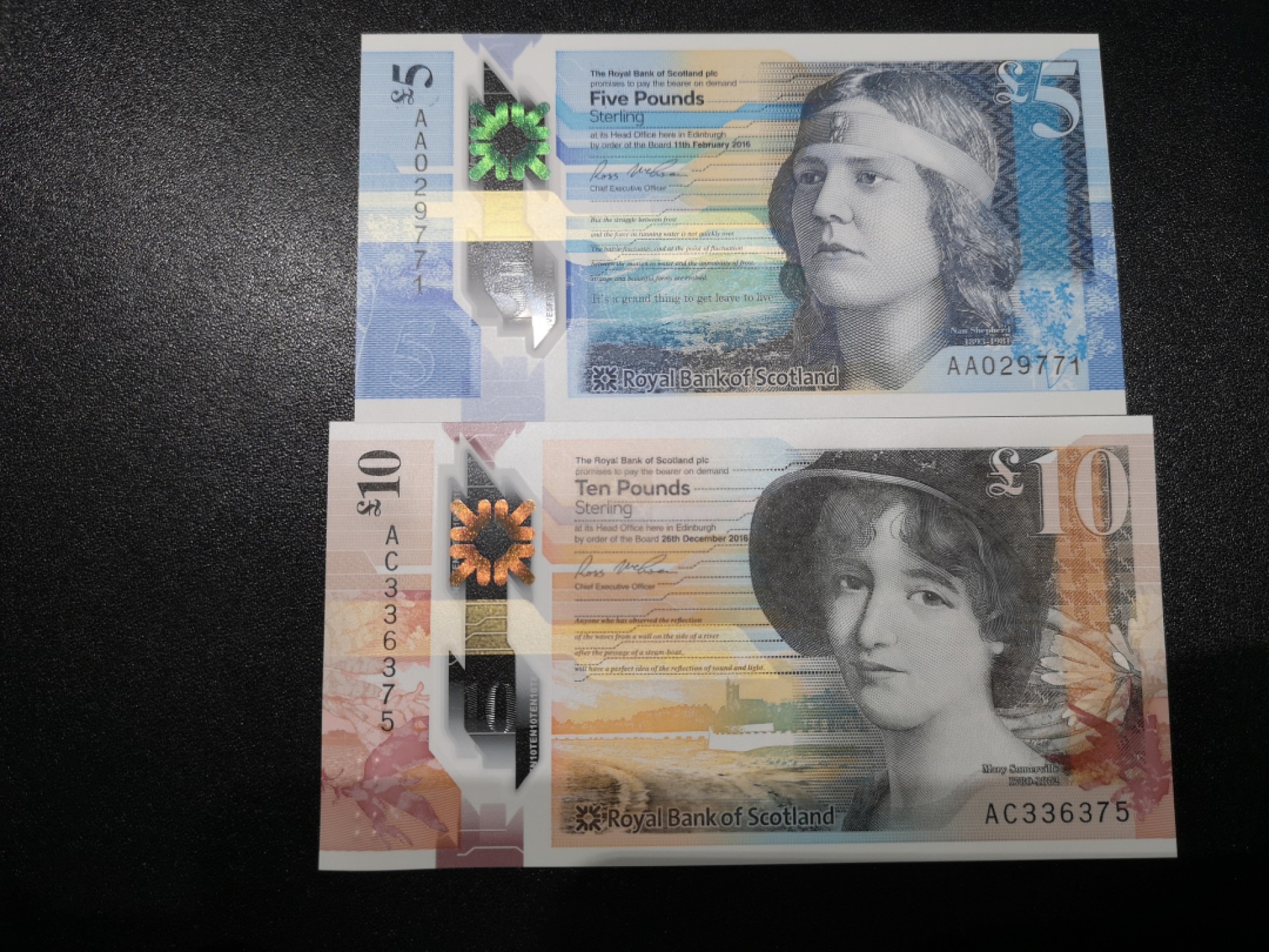 《外钞收藏家》第一百六十五期拍卖（本期80件） 苏格兰皇家银行5、10镑 全新UNC  5镑是AA冠