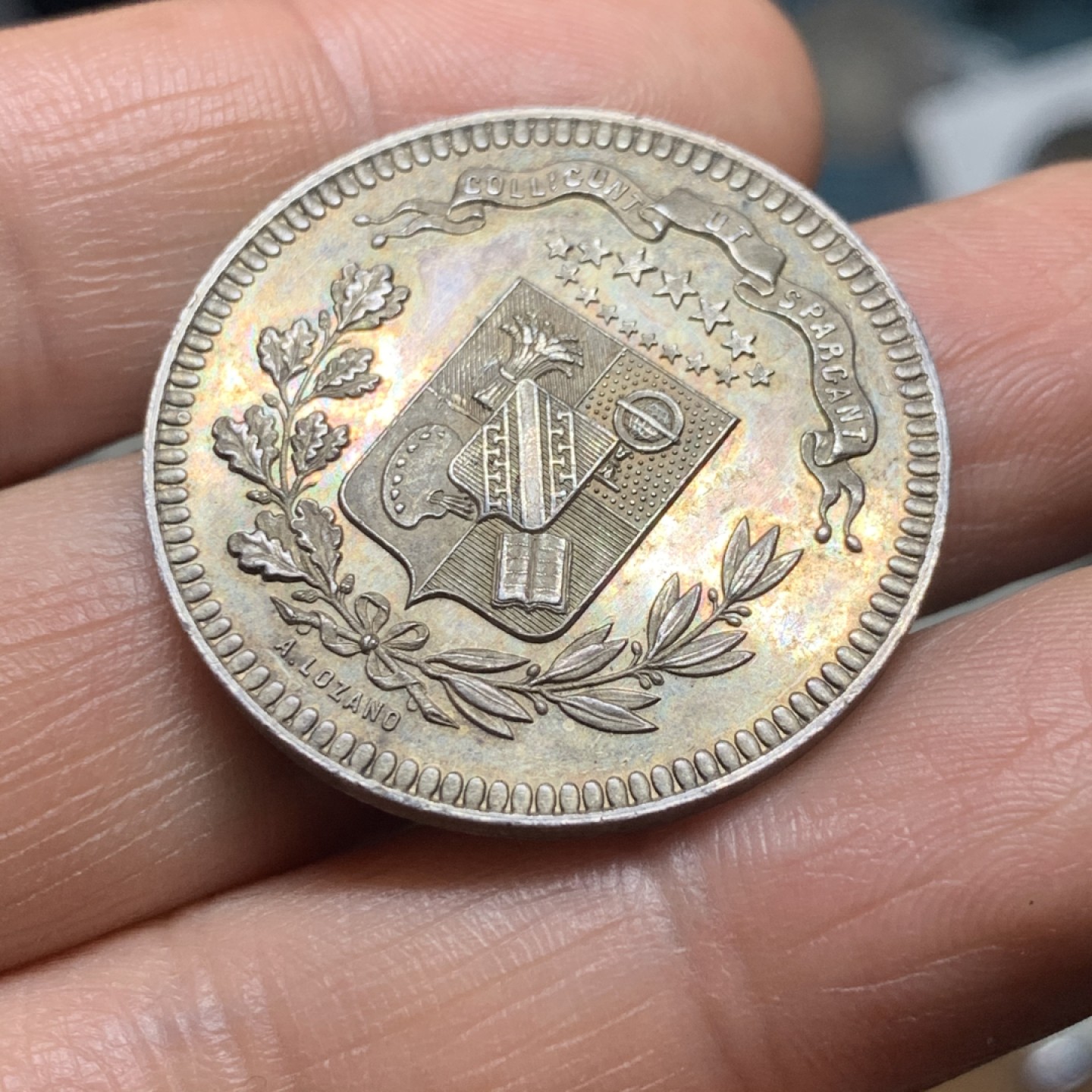 《竞宝斋》微拍-第32场-周日（全场顺丰包邮） 法国 圆形银质代币 Lozano设计 手指铭（1845-1860年）PL底板 纹饰精美 深五彩包浆 32mm直径 12克