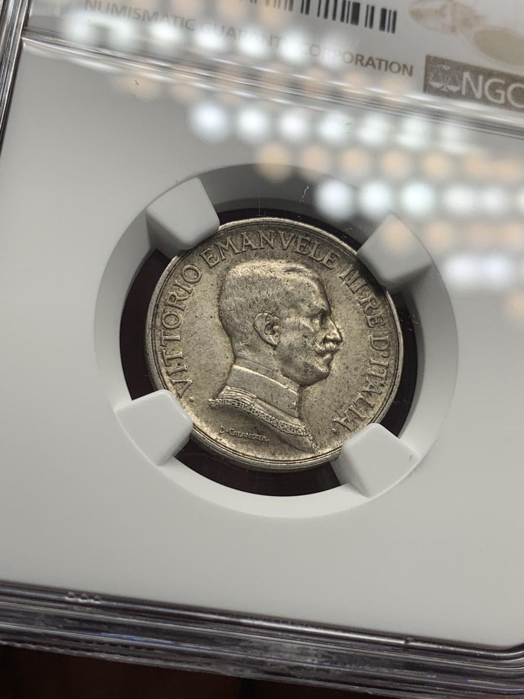 《竞宝斋》微拍-第32场-周日（全场顺丰包邮） NGC-AU58 意大利 1917年R 胜利马车 1里拉 银币 原味带光好品 1里拉的好品比2的少很多