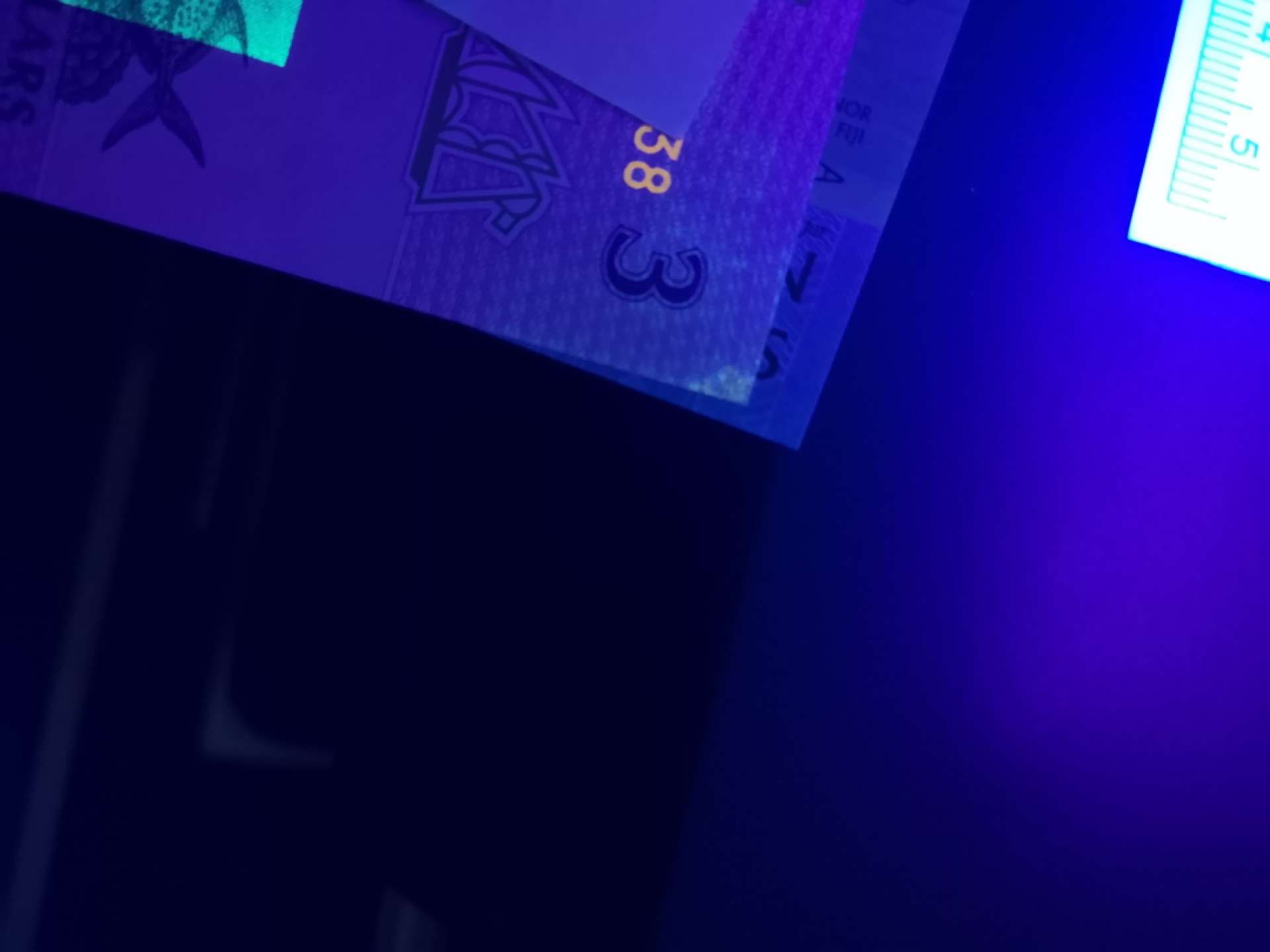 《外钞收藏家》第一百六十五期拍卖（本期80件） 六个国家7张纸币 全新UNC 个别有瑕疵