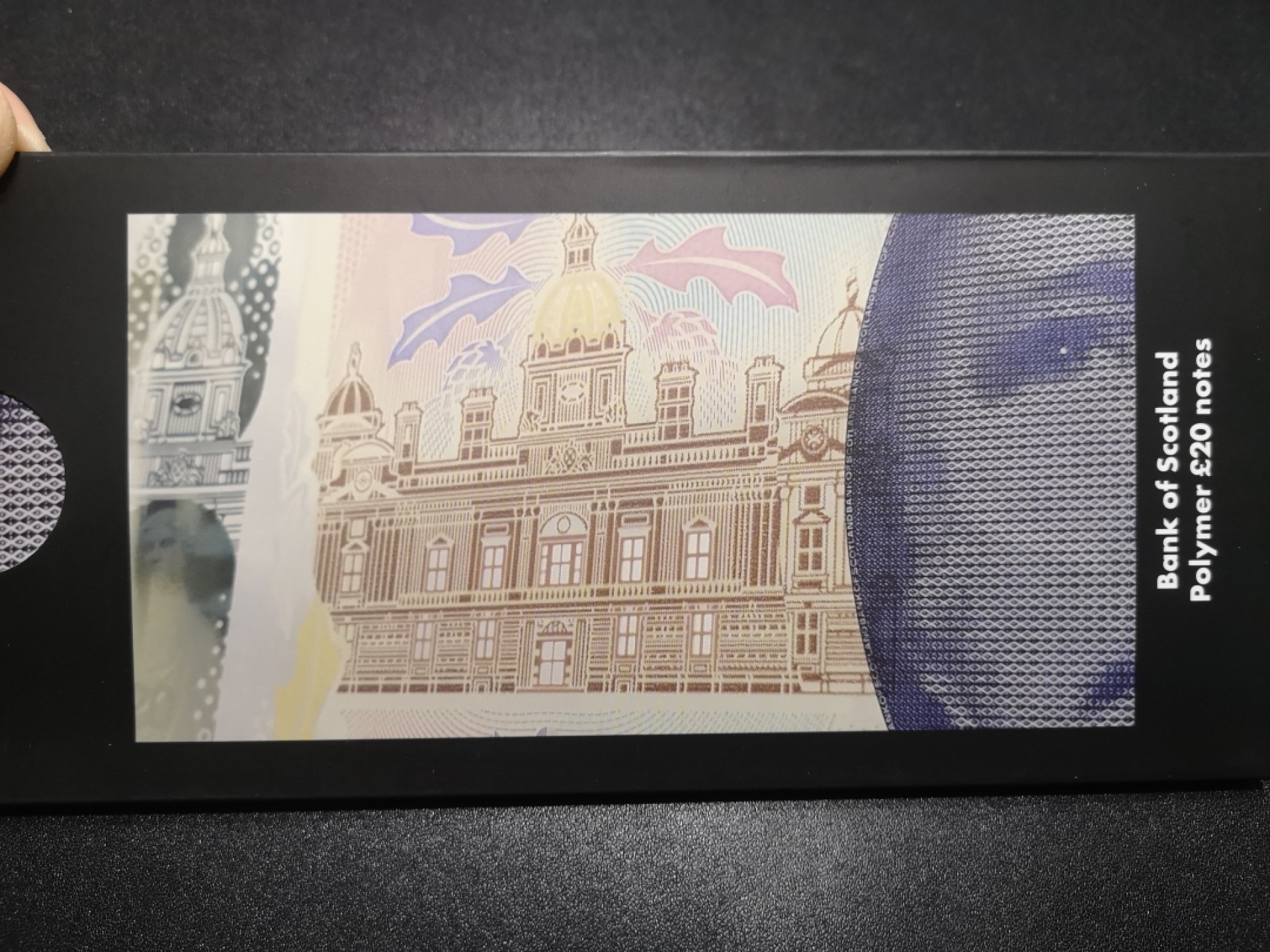 《外钞收藏家》第一百六十五期拍卖（本期80件） 苏格兰银行20镑2张 首发冠加纪念钞 百位号同号 精装册