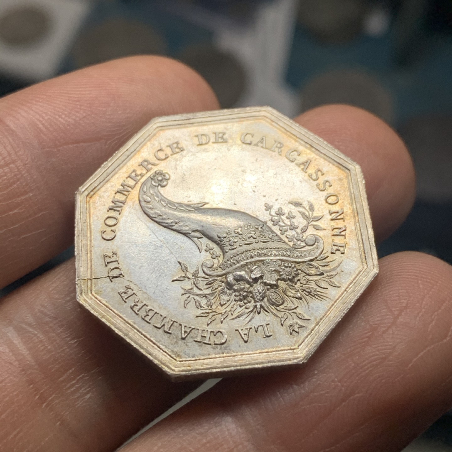 《竞宝斋》微拍-第32场-周日（全场顺丰包邮） 原铸光边法国拿破仑皇帝巴黎地区八角银代币，背面是象征财富的丰饶角，UNC原光状态极好