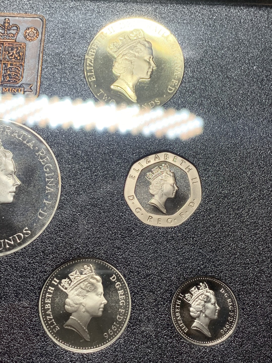 《竞宝斋》微拍-第32场-周日（全场顺丰包邮） 英国1996年精致纪念币带盒，有证书，9枚封装