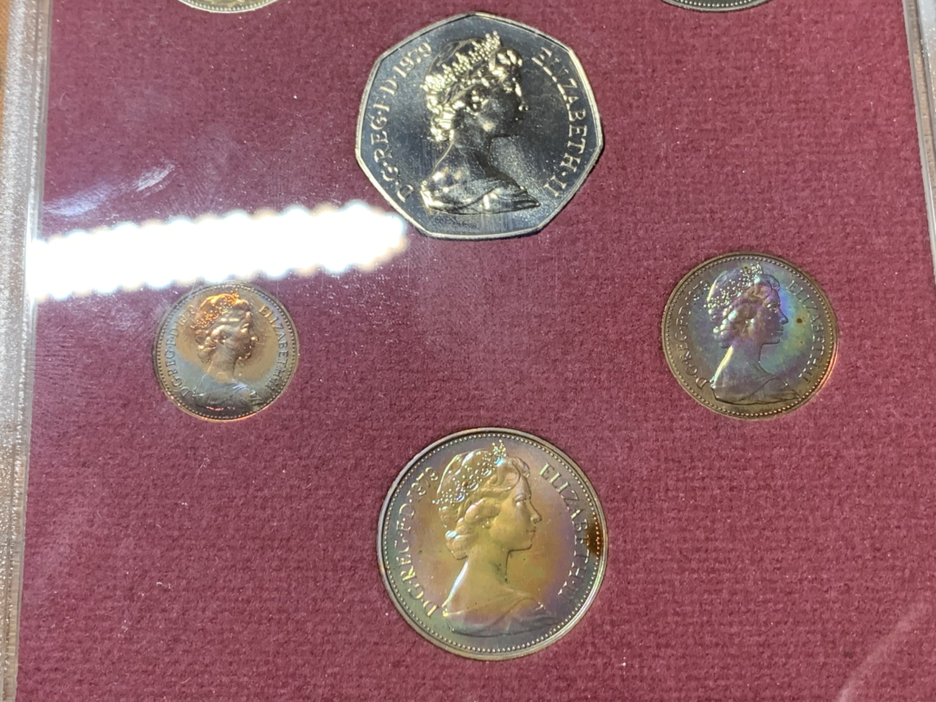 《竞宝斋》微拍-第32场-周日（全场顺丰包邮） 原盒英国1979/1980年6枚币和1枚章 精铸套币 完美状态