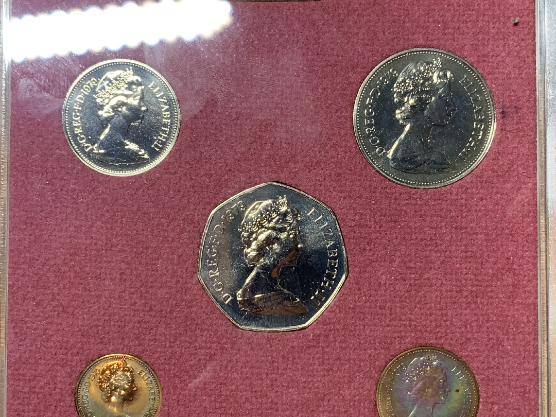 《竞宝斋》微拍-第32场-周日（全场顺丰包邮） 原盒英国1979/1980年6枚币和1枚章 精铸套币 完美状态