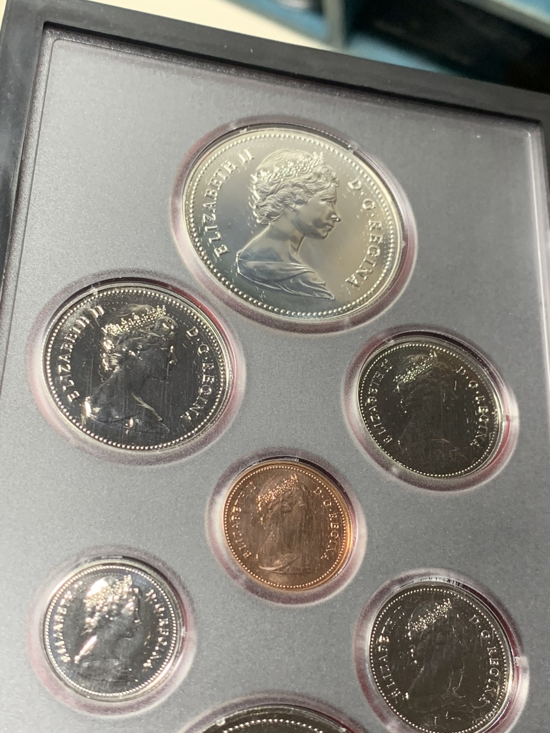 《竞宝斋》微拍-第32场-周日（全场顺丰包邮） 原装证书 加拿大 1980年 北极熊 7枚套精铸币 一元是银币