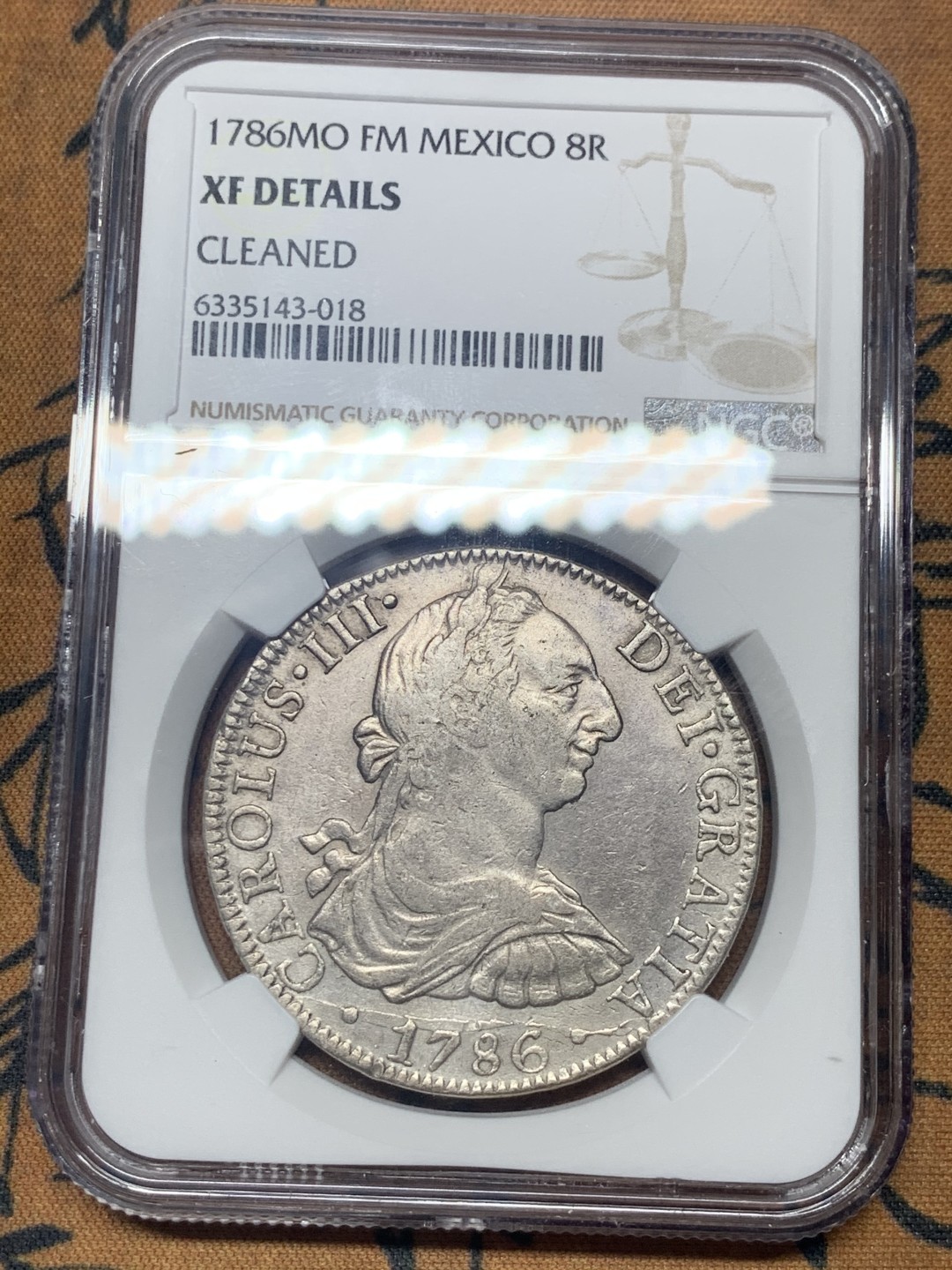 《竞宝斋》微拍-第32场-周日（全场顺丰包邮） NGC评级 墨西哥 1786年 卡三 8R 双柱 大银币 双面深打 状态不错