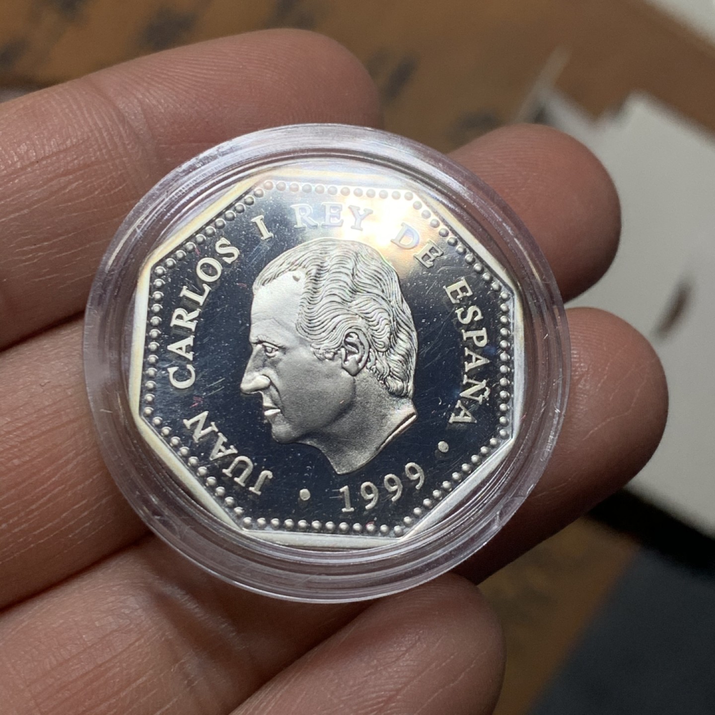 《竞宝斋》微拍-第32场-周日（全场顺丰包邮） 原盒证书 西班牙 1999年 千禧年纪念 1500比塞塔 精制PROOF银币 少见品种