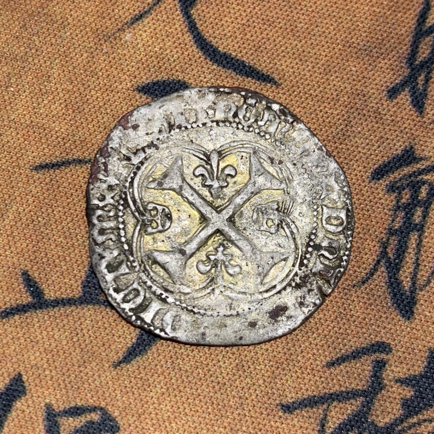 《竞宝斋》微拍-第32场-周日（全场顺丰包邮） 法国中世纪 1布莱卡银币 1436-1461年铸造 查理七世,圣女贞德所侍奉的君主，任内打赢了英法百年战争期 百年战争期间铸造