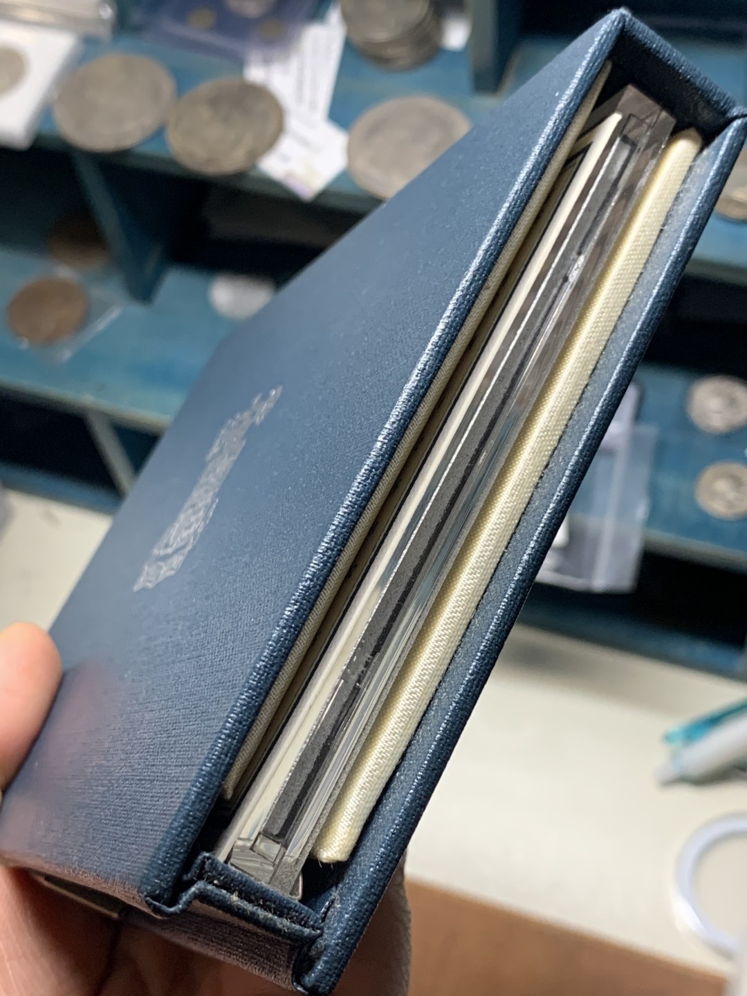 《竞宝斋》微拍-第32场-周日（全场顺丰包邮） 英国1985年精致纪念币 带盒，有证书，7枚封装