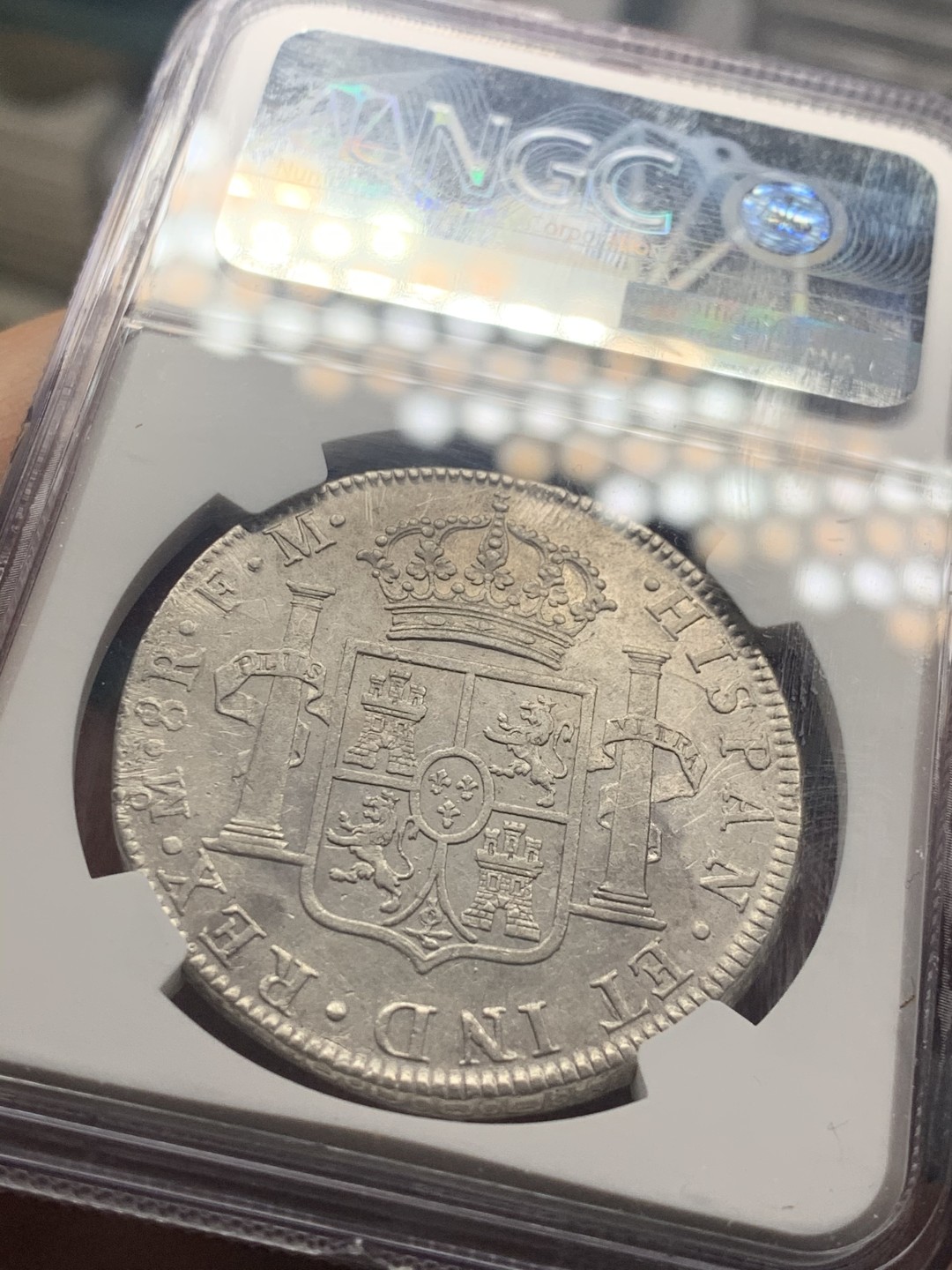 《竞宝斋》微拍-第32场-周日（全场顺丰包邮） NGC评级 墨西哥 1774年 卡三 8R 双柱 大银币 双面深打 状态不错