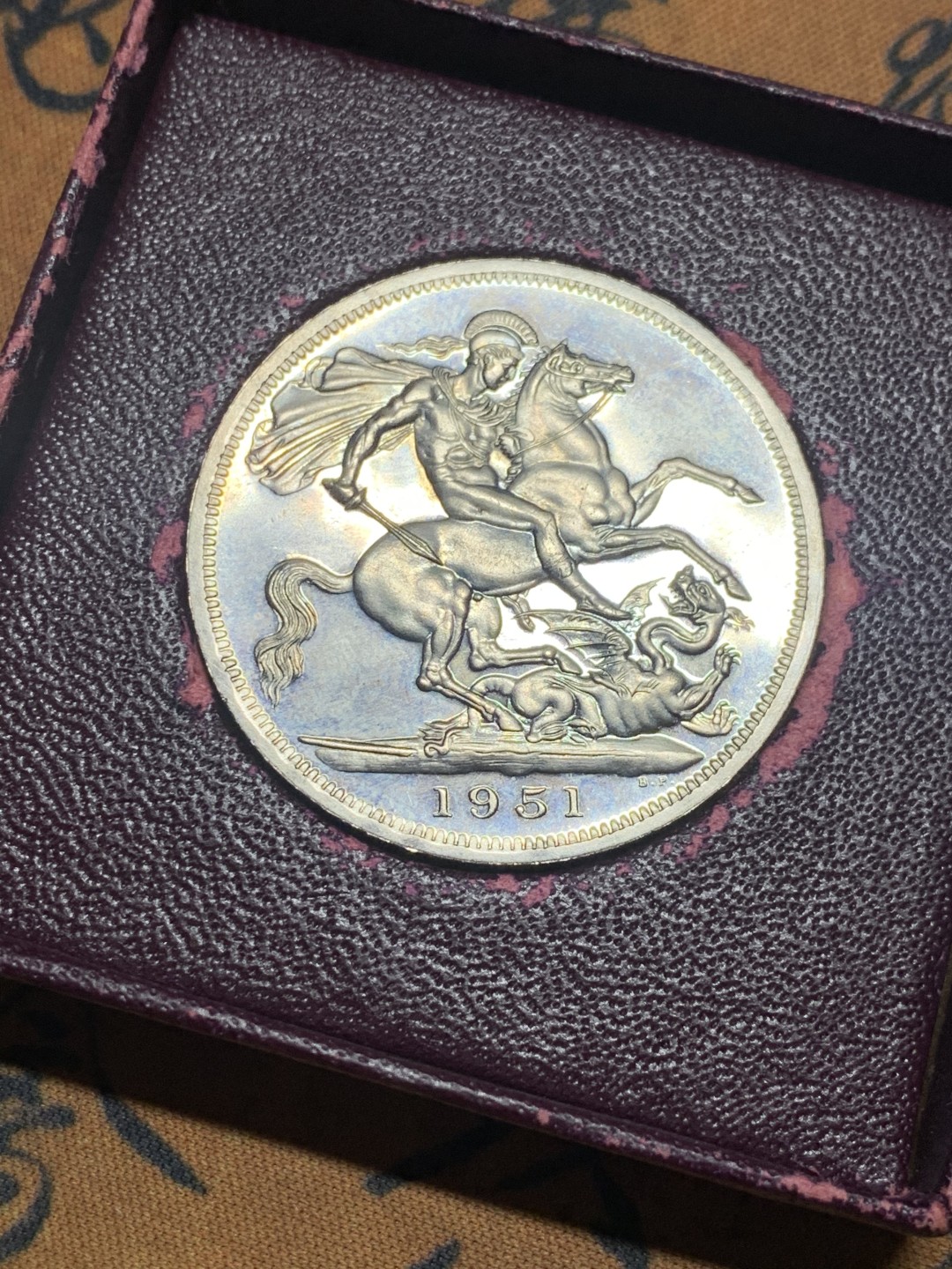 《竞宝斋》微拍-第32场-周日（全场顺丰包邮） 英国，1951年，原盒乔治六世精制马剑。