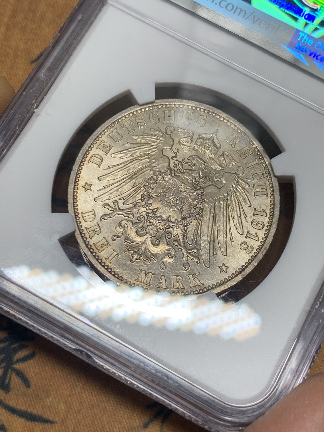 《竞宝斋》微拍-第32场-周日（全场顺丰包邮） NGC-MS63 德国普鲁士 1913年 威廉二世军装 3马克 金色顶级包浆 银币