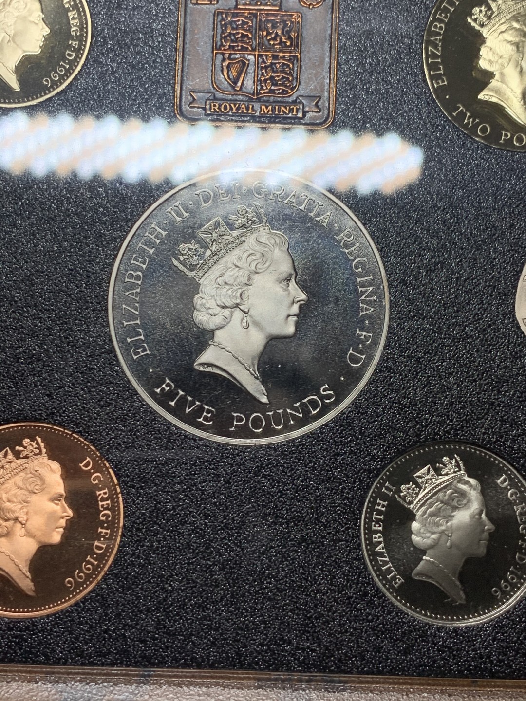 《竞宝斋》微拍-第32场-周日（全场顺丰包邮） 英国1996年精致纪念币带盒，有证书，9枚封装