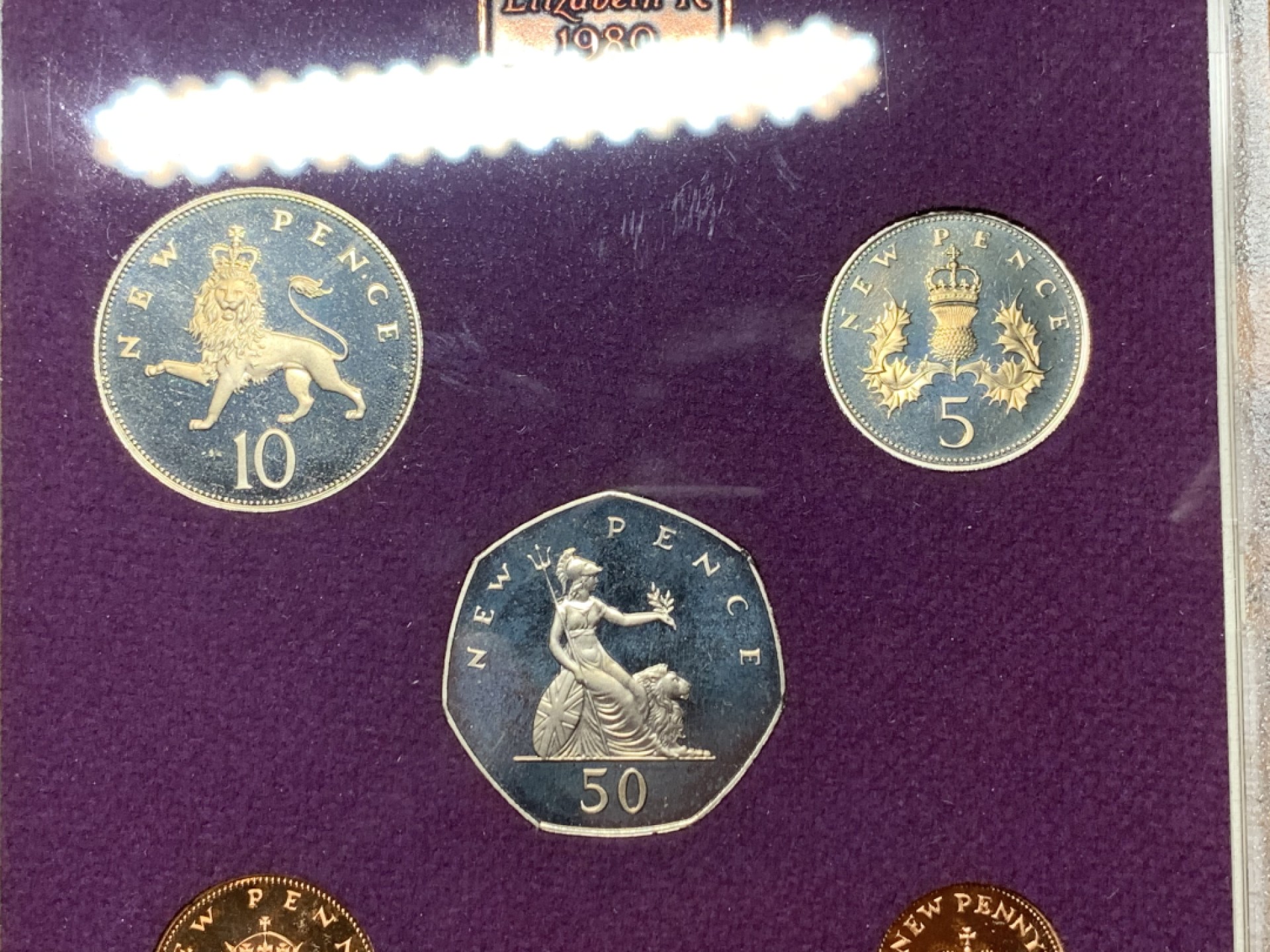 《竞宝斋》微拍-第32场-周日（全场顺丰包邮） 原盒英国1979/1980年6枚币和1枚章 精铸套币 完美状态