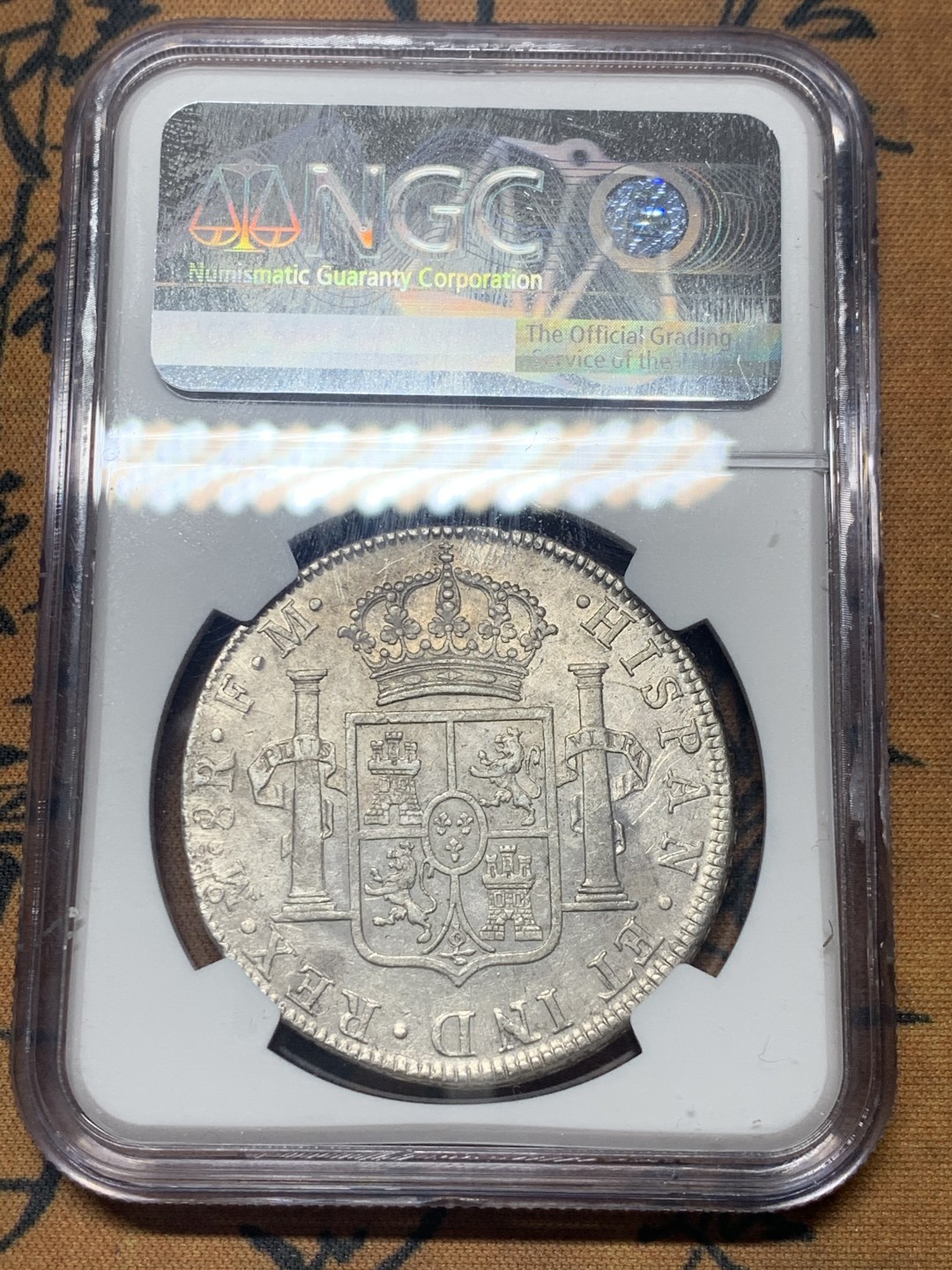 《竞宝斋》微拍-第32场-周日（全场顺丰包邮） NGC评级 墨西哥 1774年 卡三 8R 双柱 大银币 双面深打 状态不错