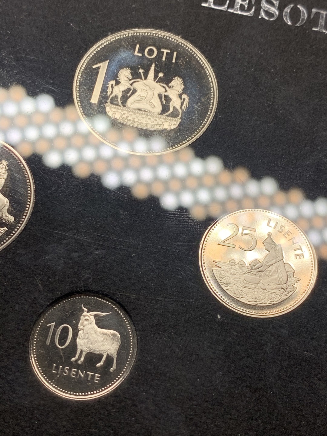 《竞宝斋》微拍-第32场-周日（全场顺丰包邮） 莱索托1979年精致纪念币 7枚封装