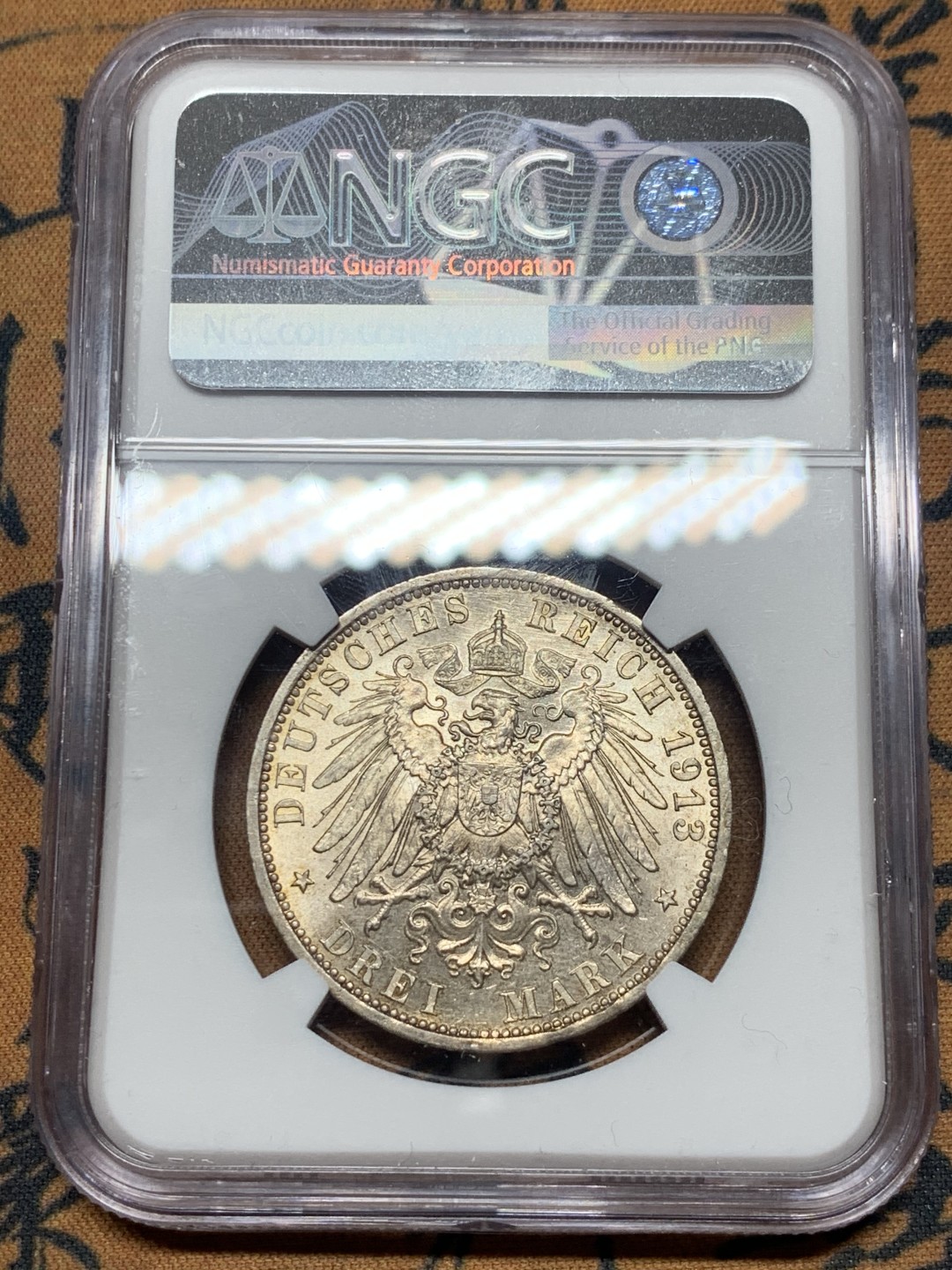 《竞宝斋》微拍-第32场-周日（全场顺丰包邮） NGC-MS63 德国普鲁士 1913年 威廉二世军装 3马克 金色顶级包浆 银币