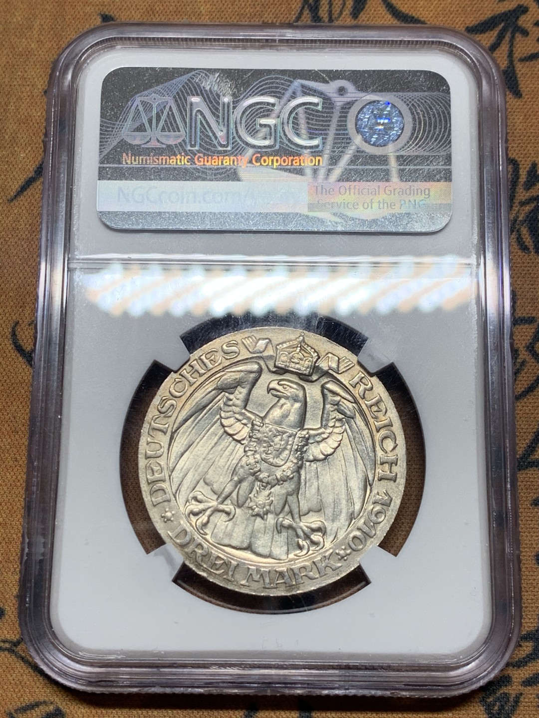 《竞宝斋》微拍-第32场-周日（全场顺丰包邮） NGC-MS63 德国普鲁士 1910年 柏林大学 3马克 原光好品 银币