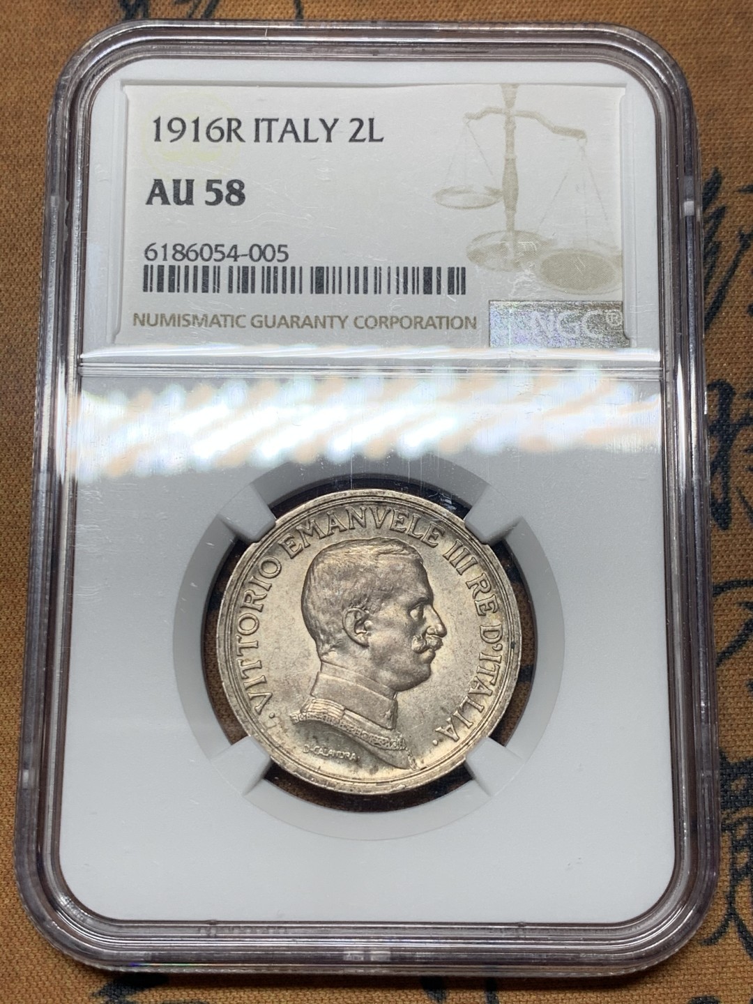 《竞宝斋》微拍-第32场-周日（全场顺丰包邮） NGC-AU58 意大利 1916胜利马车 2里拉 银币 原光好品