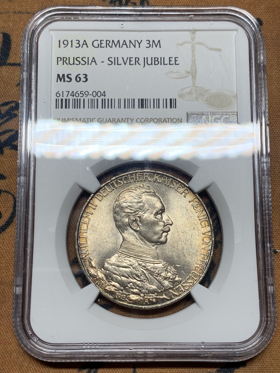 《竞宝斋》微拍-第32场-周日（全场顺丰包邮） NGC-MS63 德国普鲁士 1913年 威廉二世军装 3马克 金色顶级包浆 银币