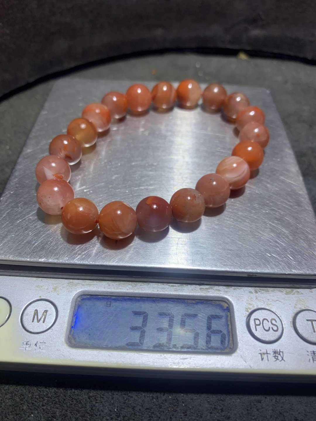 川料南红玛瑙随形单圈手串一条，