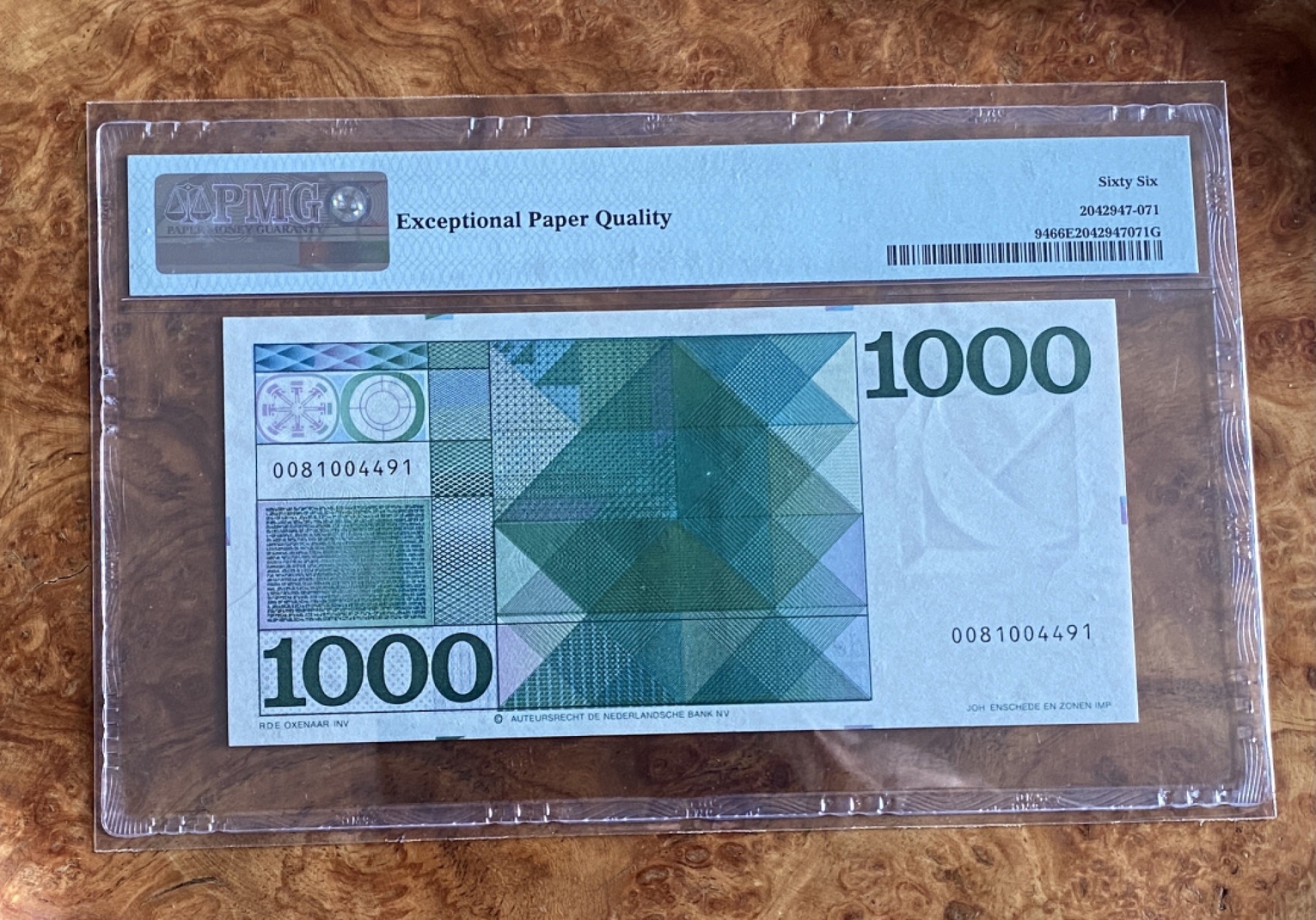 得物拍卖 Chase Auction  第2期 - -世界纸币精粹（二） 1972年荷兰1000盾，PMG66分，哲学家巴鲁赫·德·斯宾诺莎，近代西方哲学的三大理性主义者之一，与笛卡尔和莱布尼茨齐名。他的主要著作有《笛卡尔哲学原理》《神学政治论》《伦理学》《知性改进论》等。
