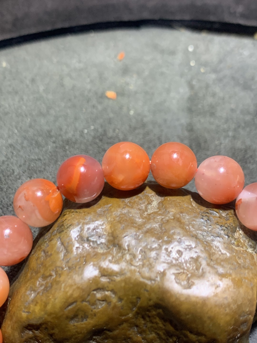 川料南红玛瑙随形单圈手串一条，