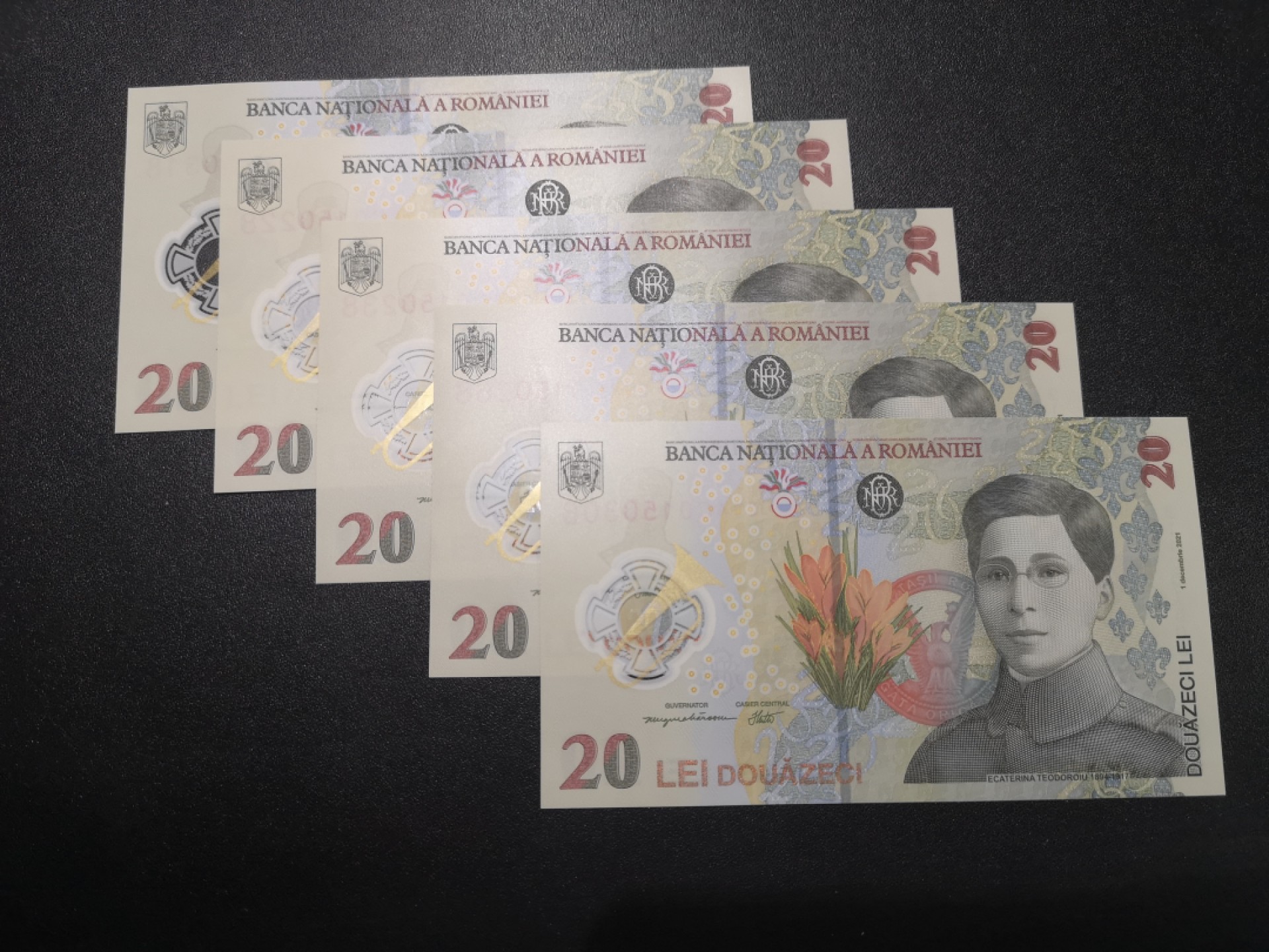 《外钞收藏家》第一百六十六期拍卖（本期89件） 罗马尼亚20 五张一起 冠号以外 全部无47尾8