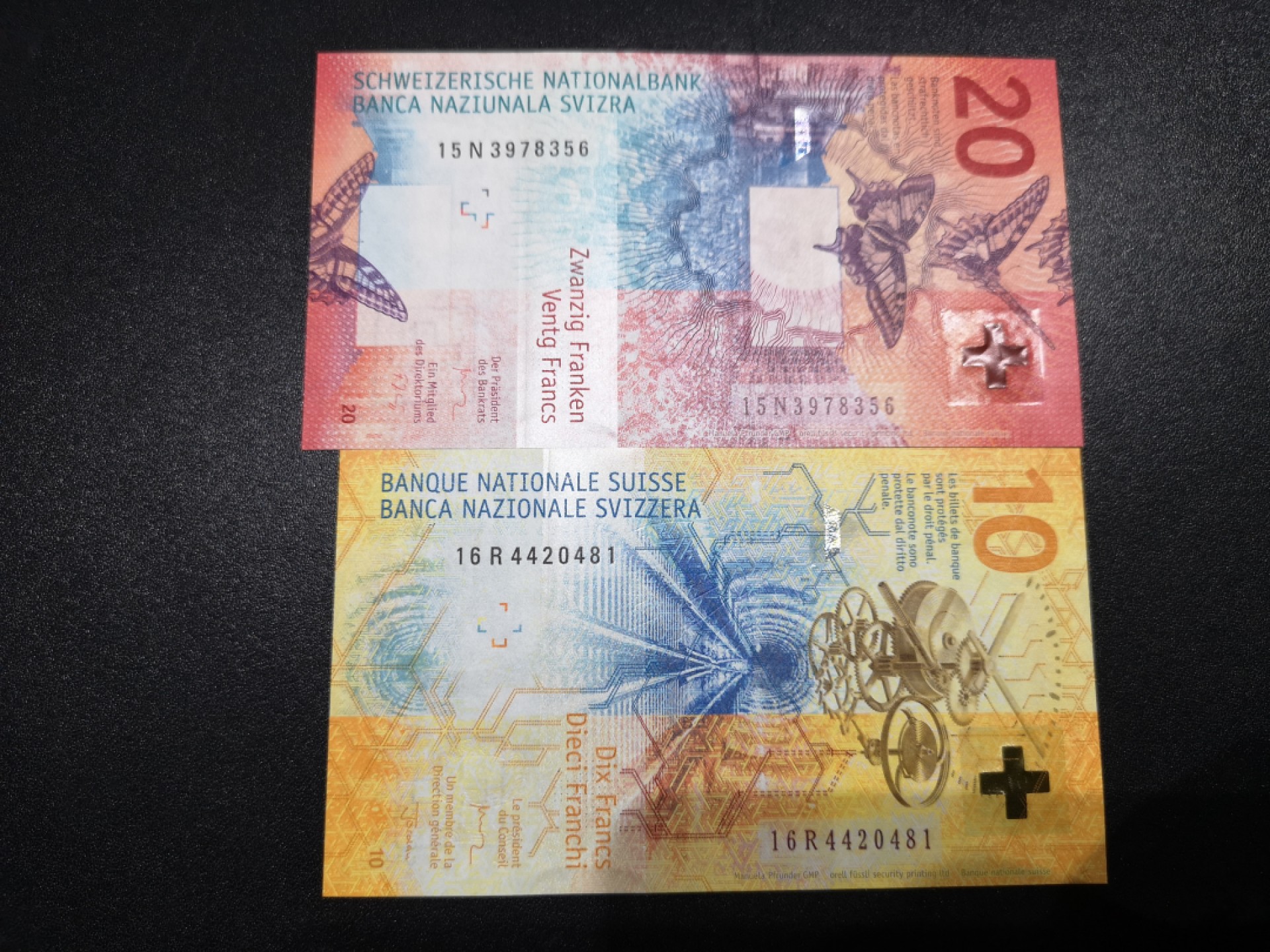 《外钞收藏家》第一百六十六期拍卖（本期89件） 瑞士手版10、20法郎 全新UNC