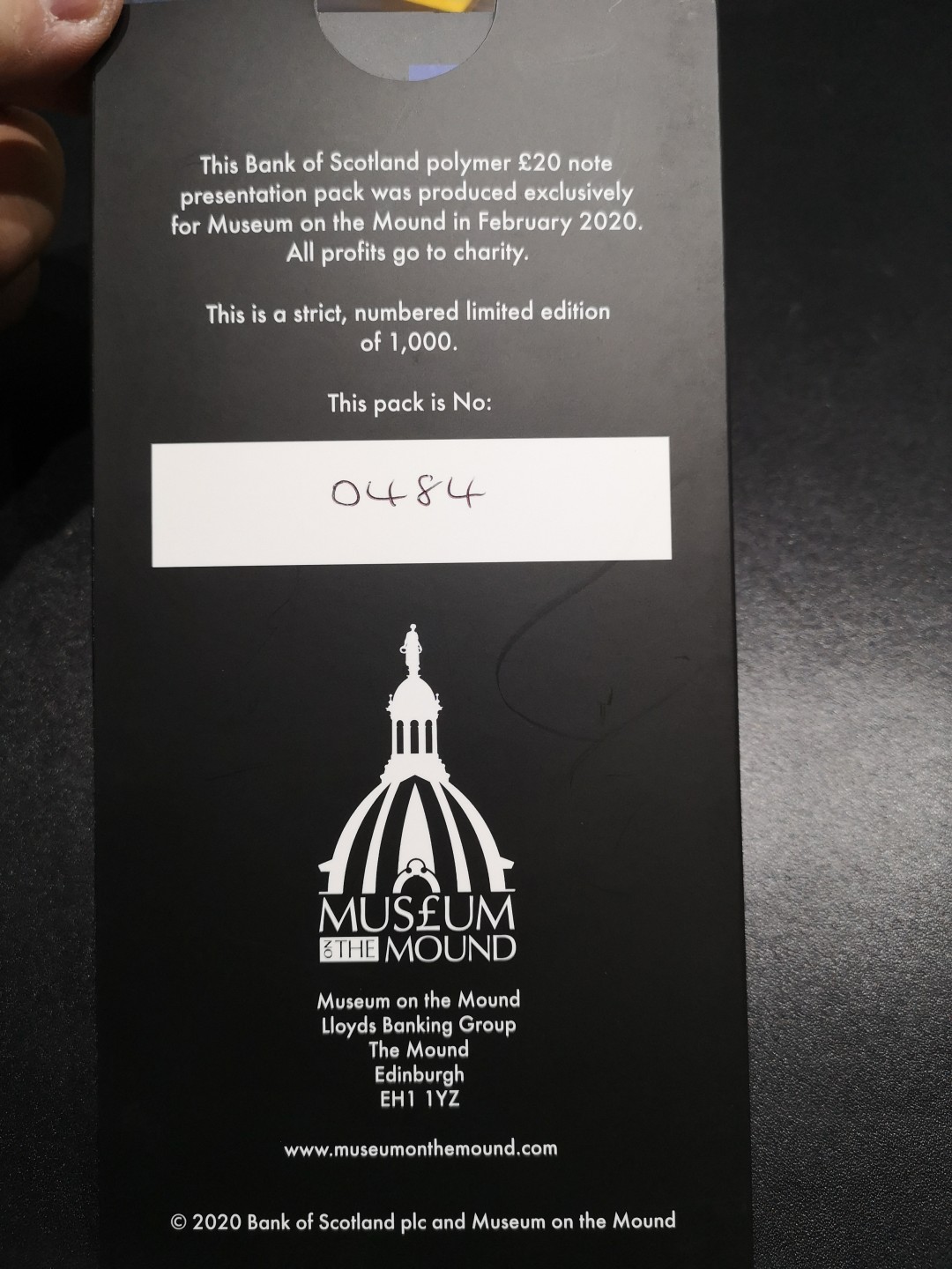 《外钞收藏家》第一百六十六期拍卖（本期89件） 苏格兰银行20镑2张 首发冠加纪念钞 百位号同号 精装册